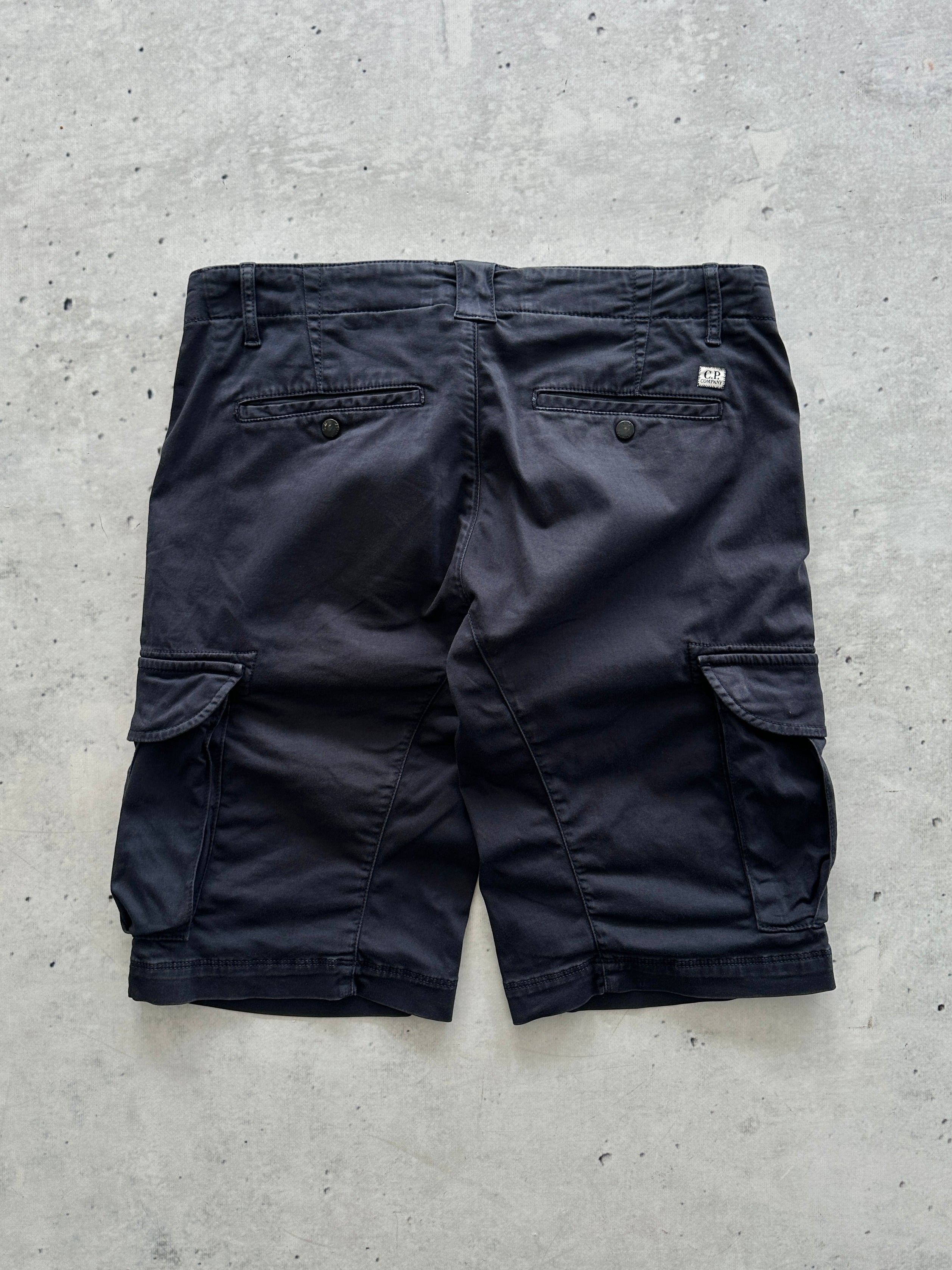 CP Company lens Cargo Shorts (W32)