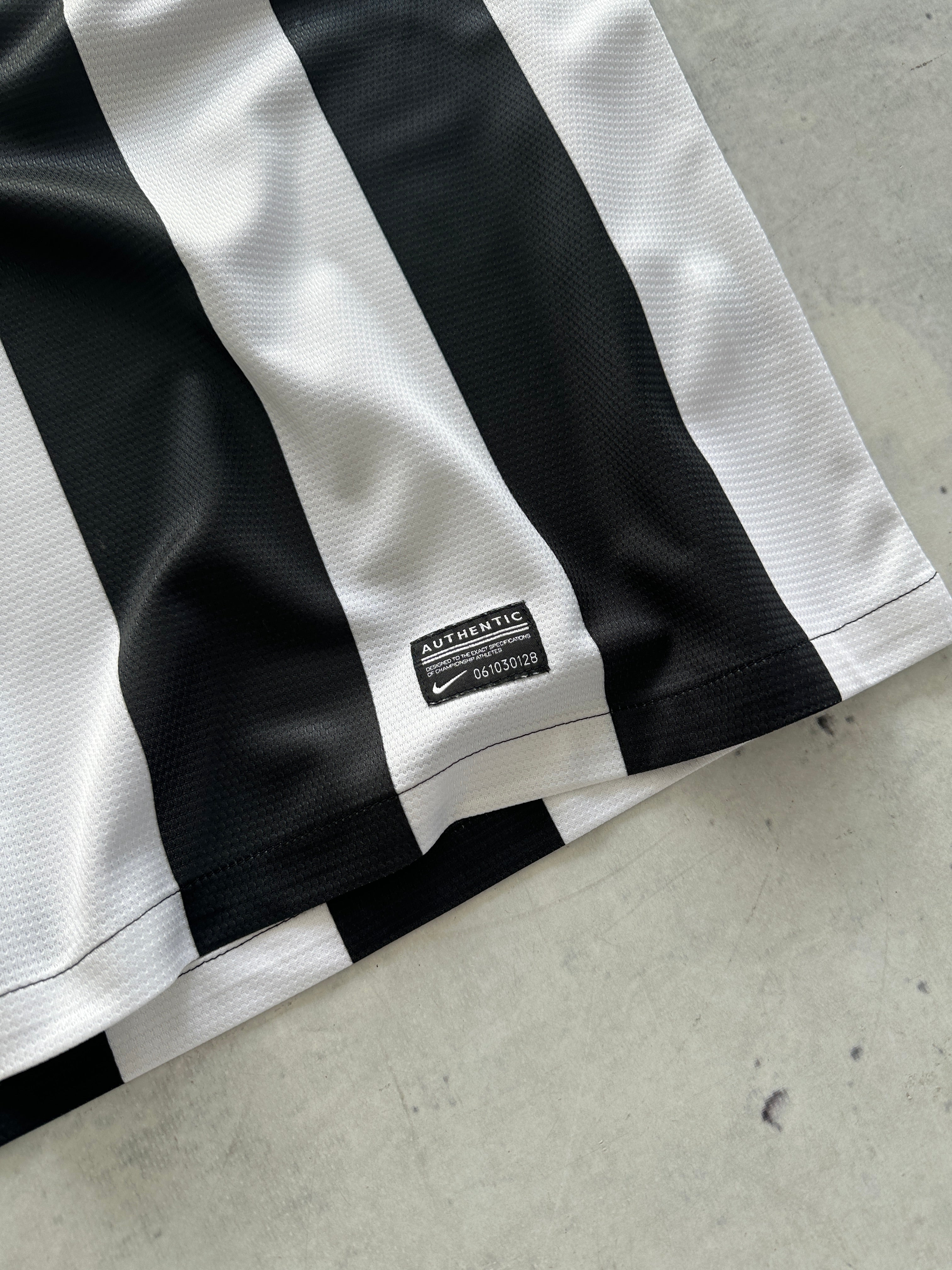 2012/13 Juventus Nike 'Ferrari 10' Shirt (XL)
