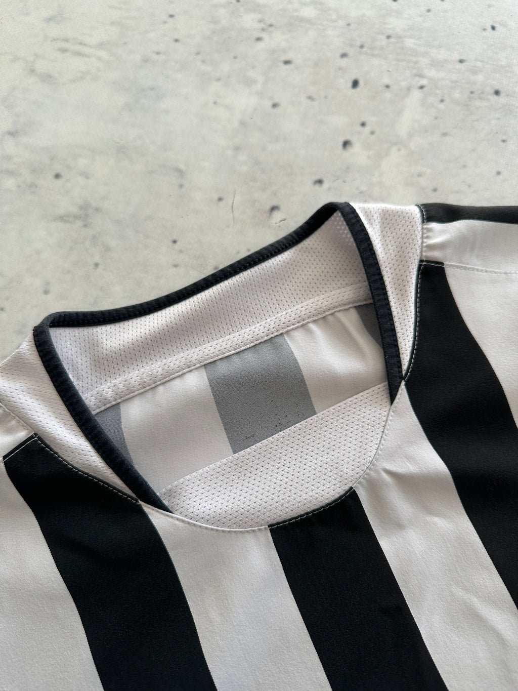 2003/04 Juventus Nike Home Shirt (L)