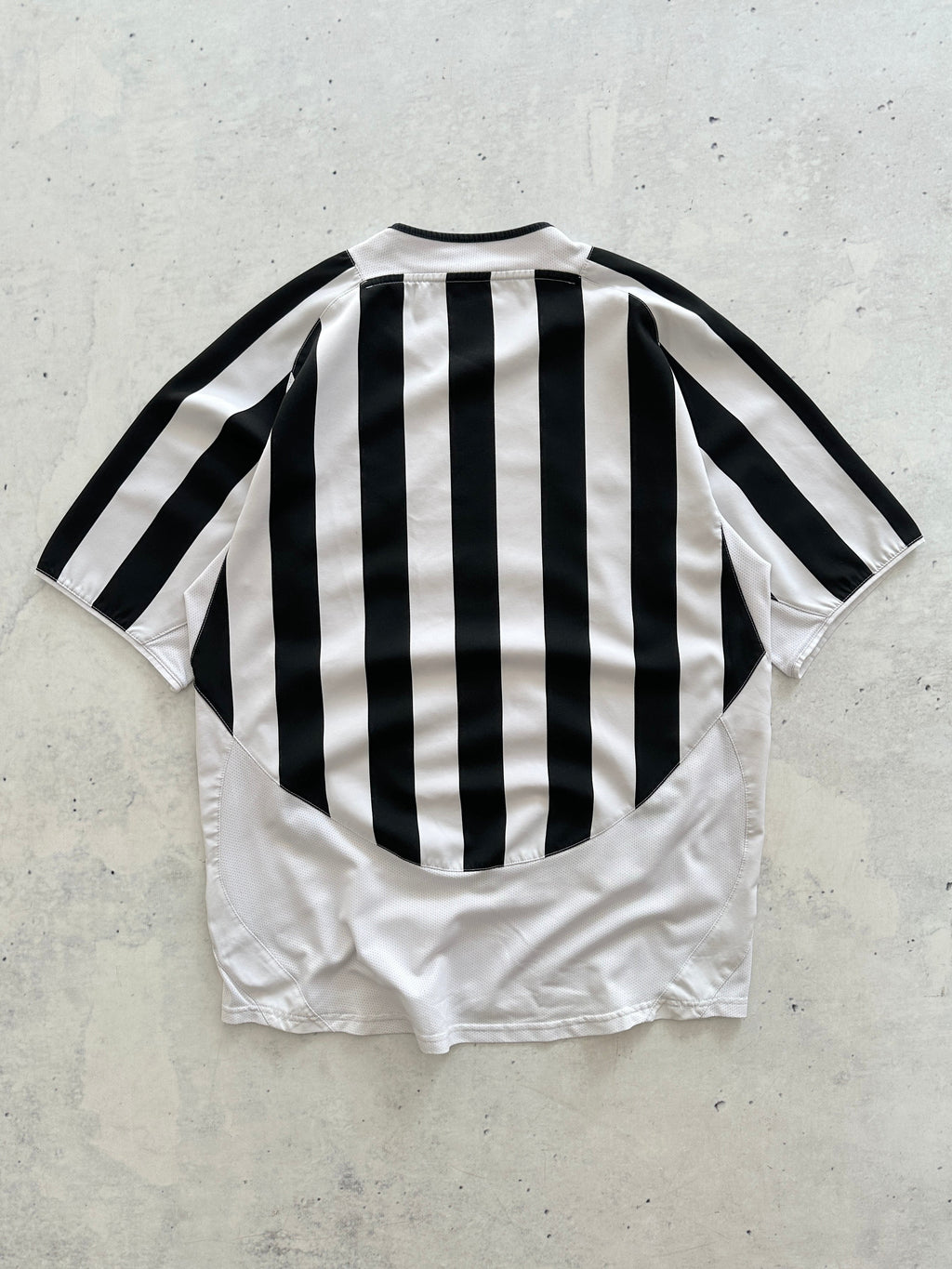2003/04 Juventus Nike Home Shirt (L)