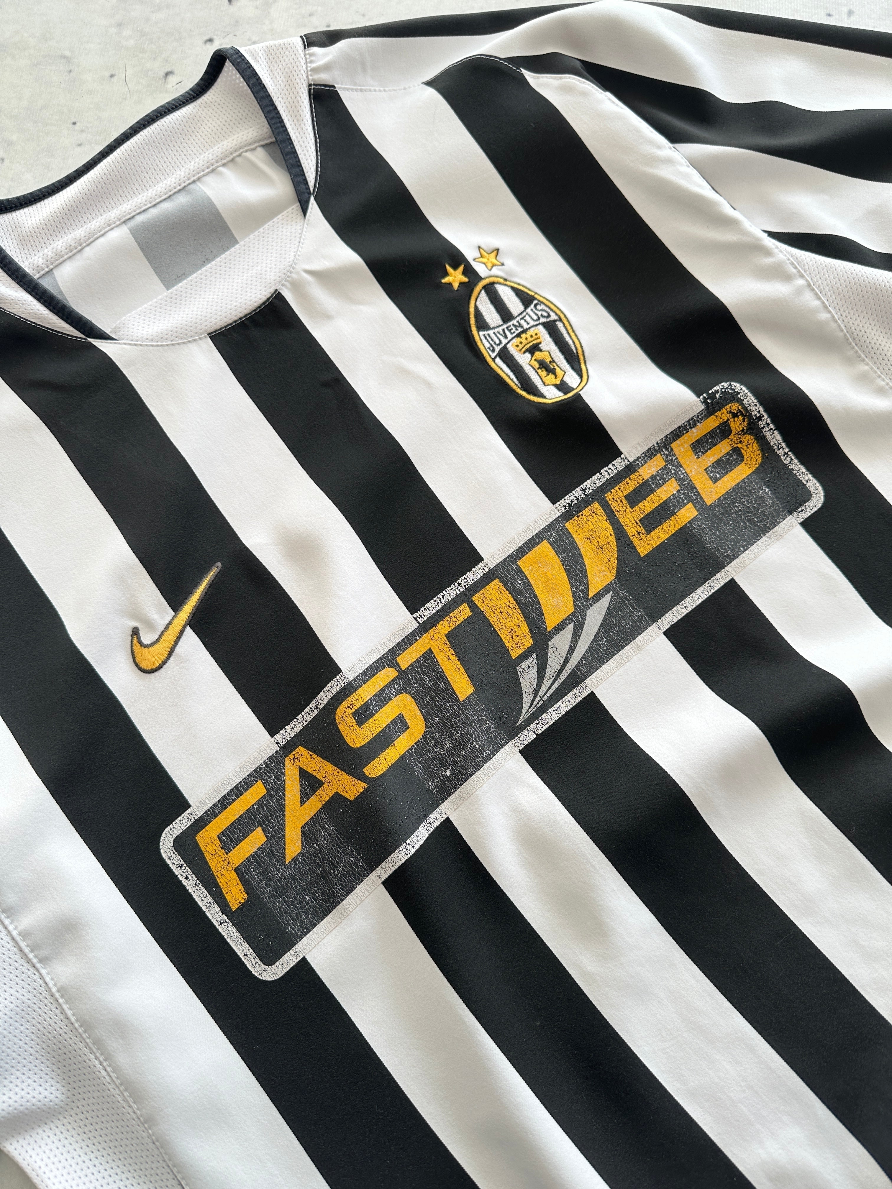 2003/04 Juventus Nike Home Shirt (L)