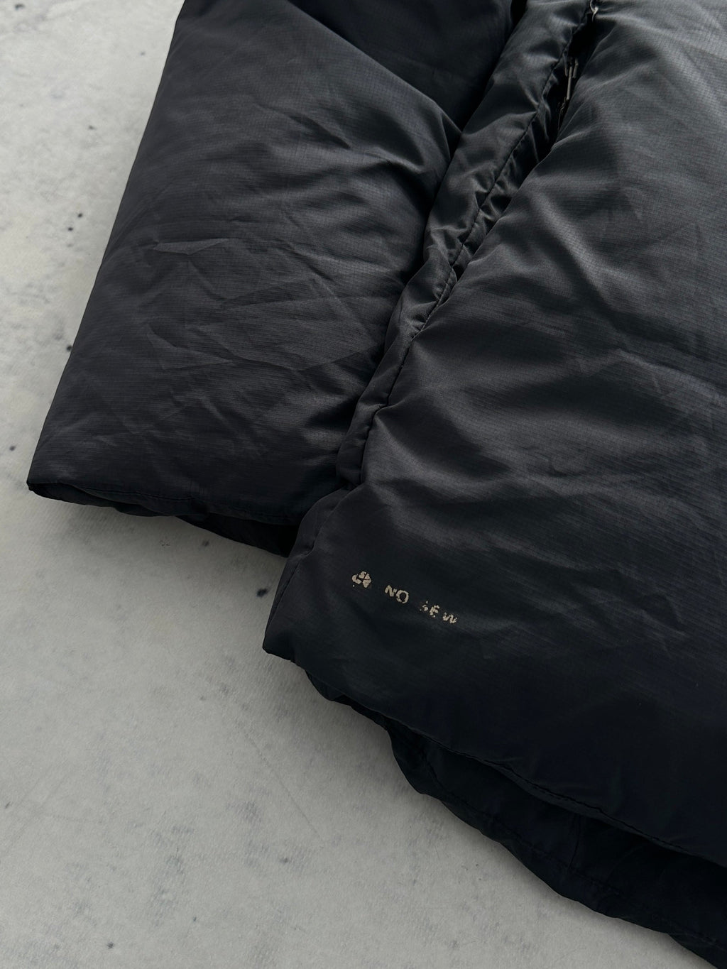 Nike ACG Down Fill Zip Up Jacket (L)