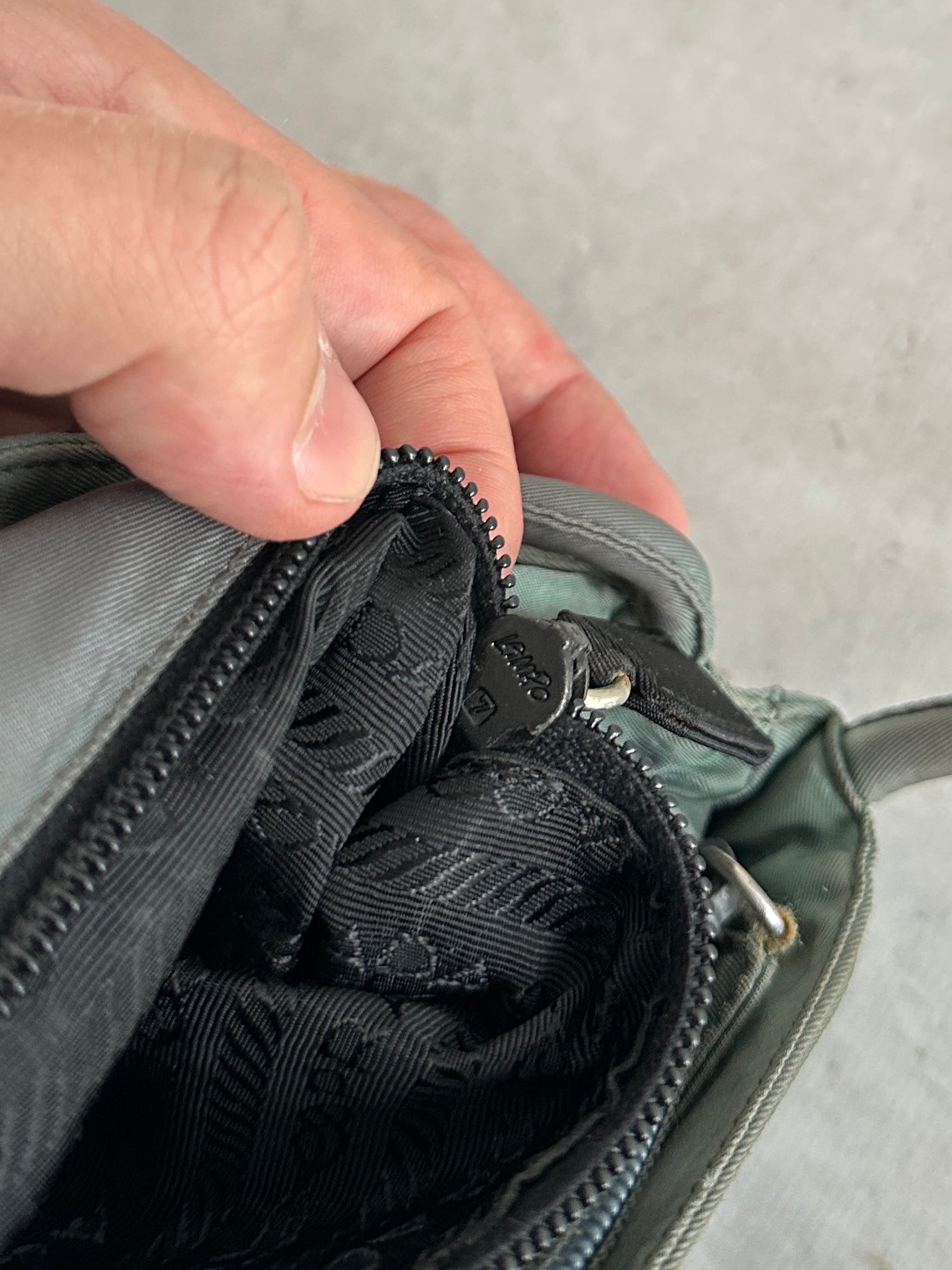 Vintage Prada Nylon Tote / Shoulder Bag (One Size)