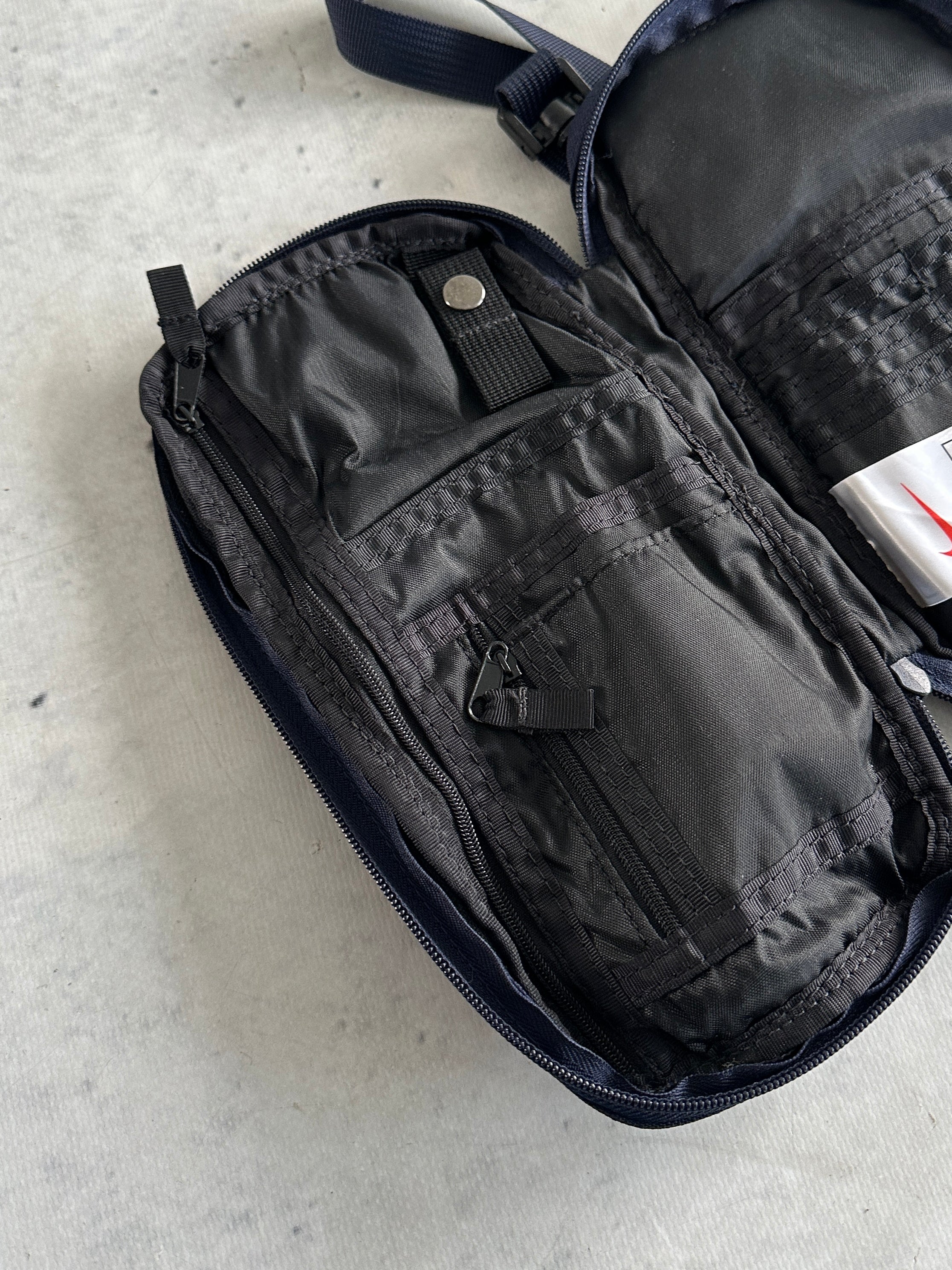 90's Nike Swoosh Pouch / Crossbody Bag (One Size)