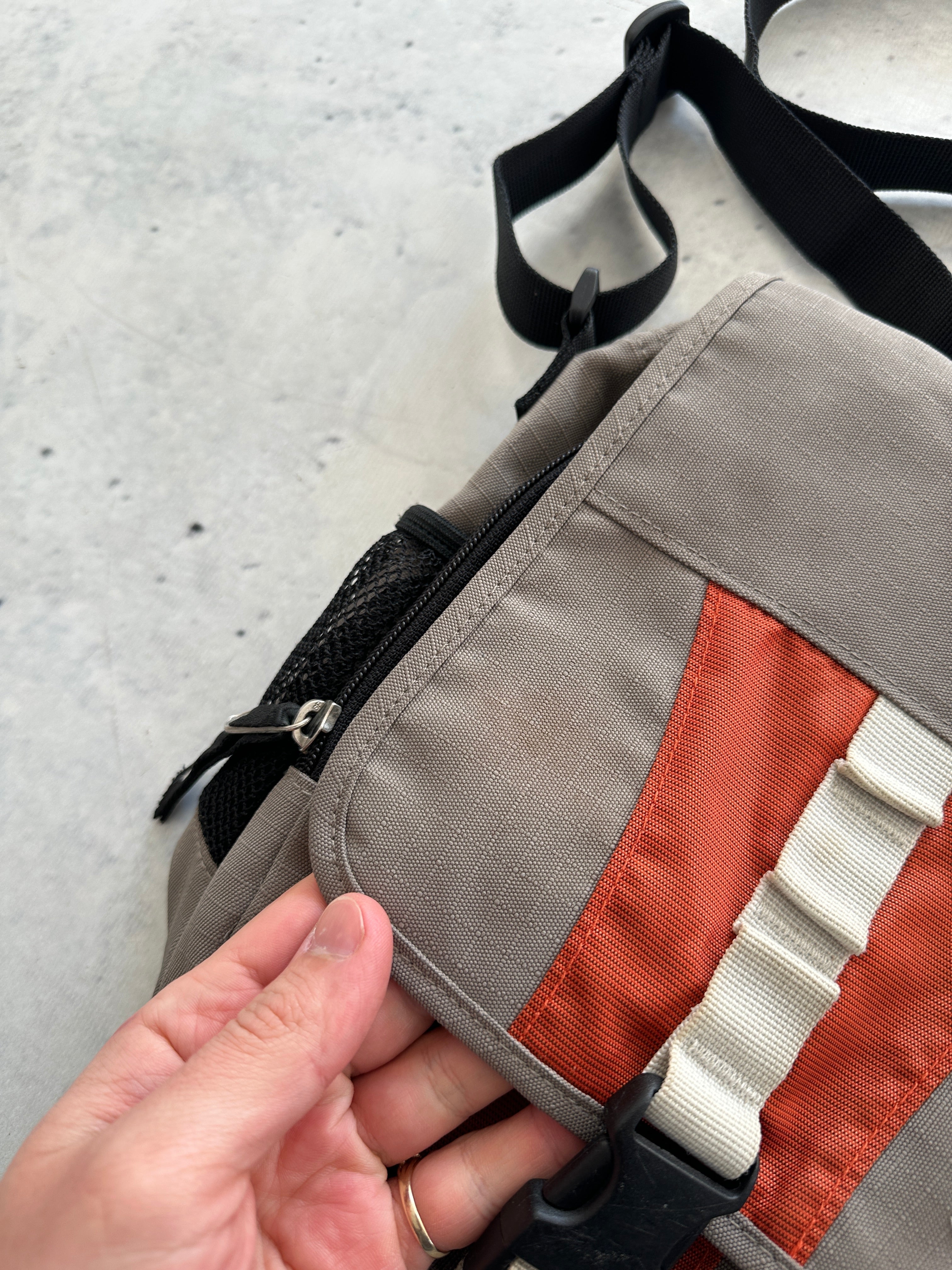 90's Nike Swoosh Ripstop Shoulder / Crossbody Bag (One Size)