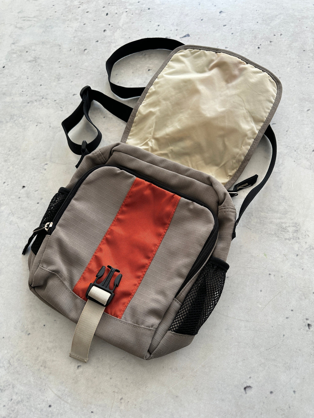 90's Nike Swoosh Ripstop Shoulder / Crossbody Bag (One Size)