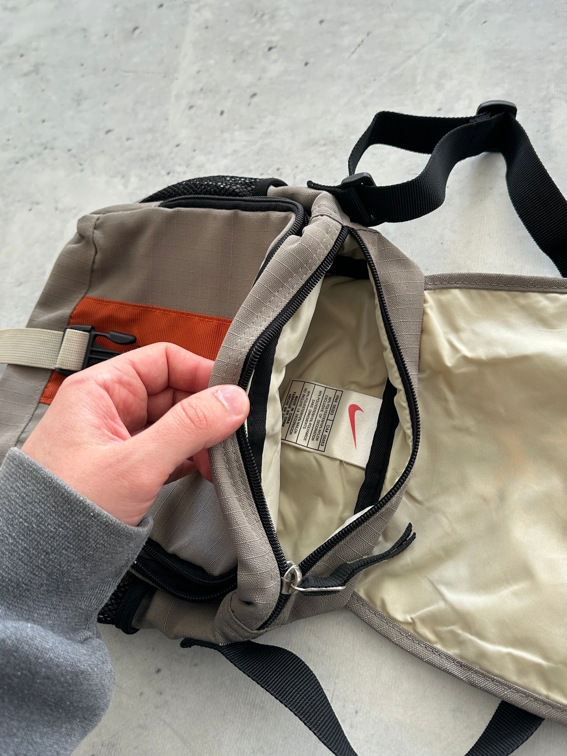 90's Nike Swoosh Ripstop Shoulder / Crossbody Bag (One Size)