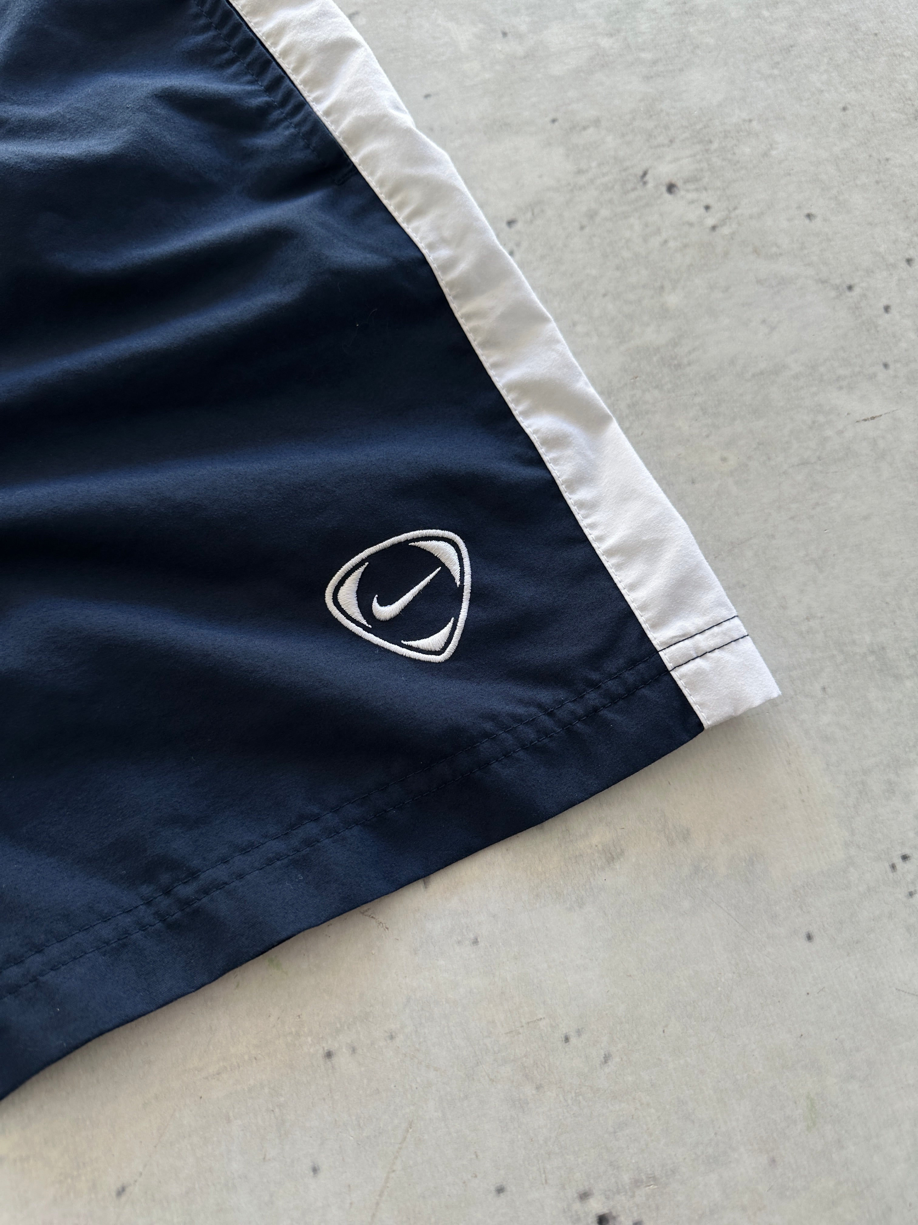 Nike T90 embroidered Shorts (L)