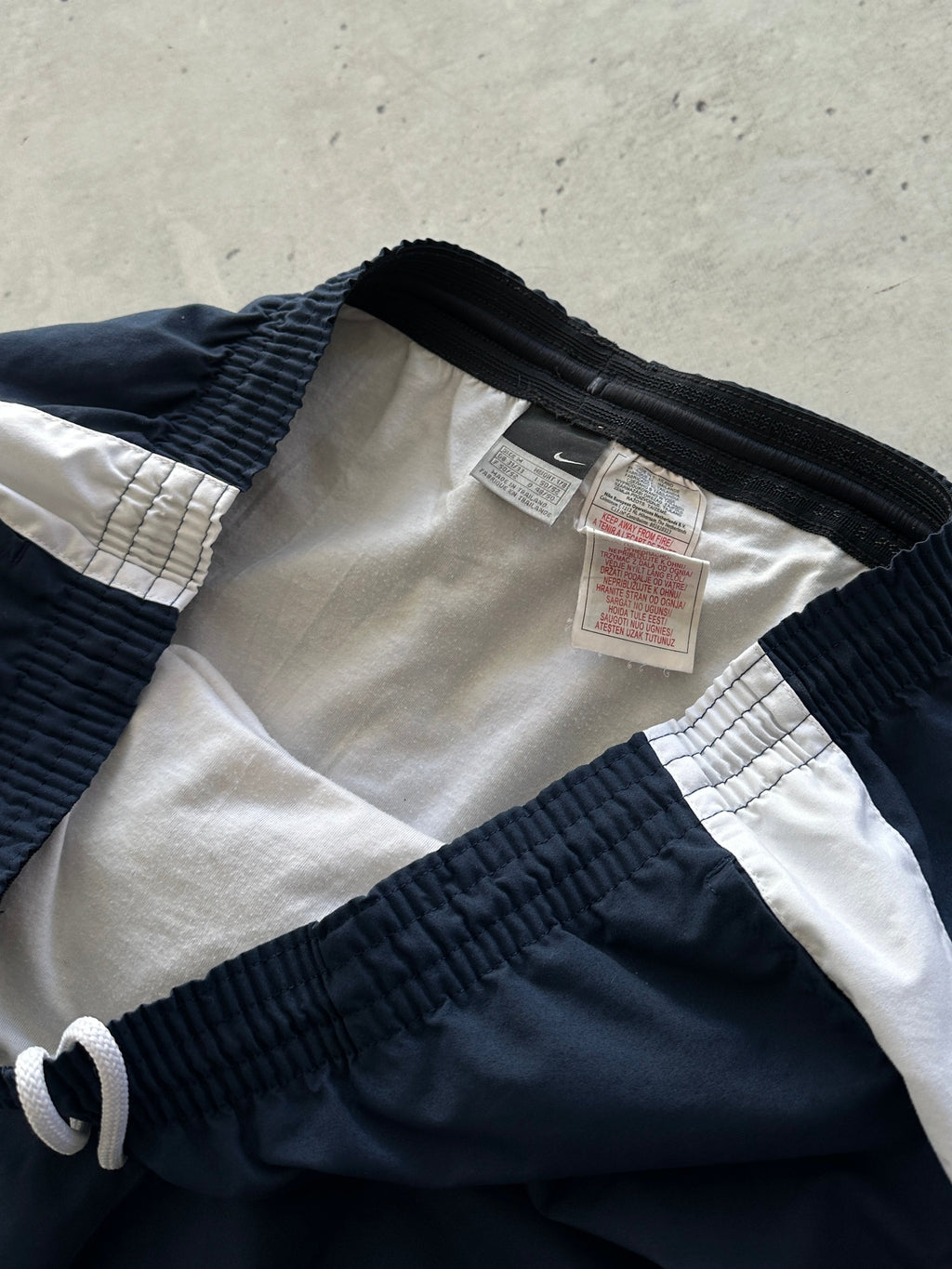 Nike T90 embroidered Shorts (L)