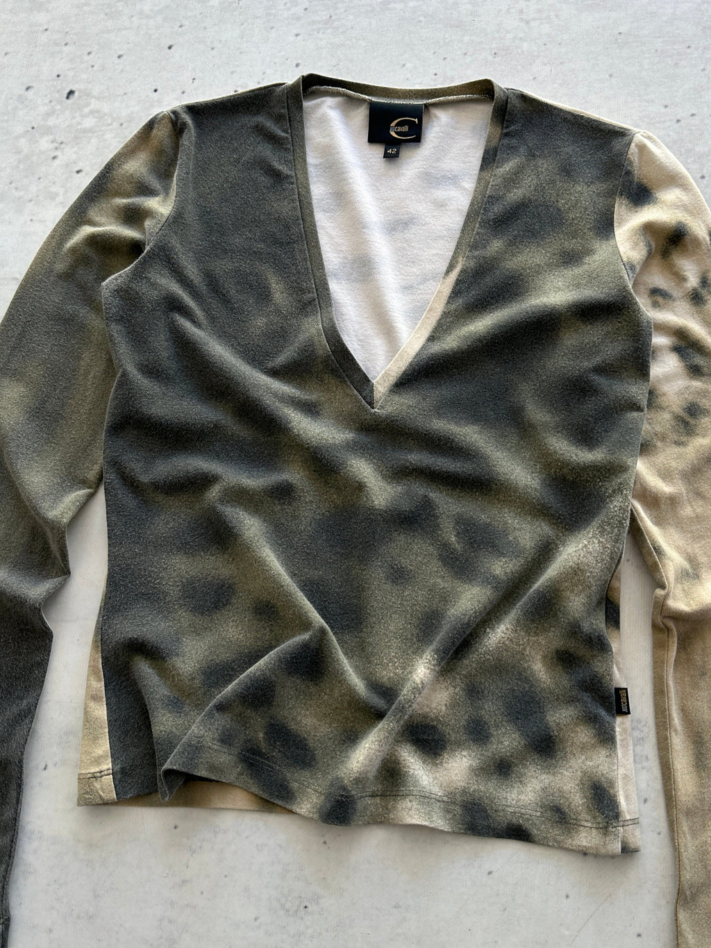 00's Just Cavalli V Neck Long Sleeve Top (Women's M)