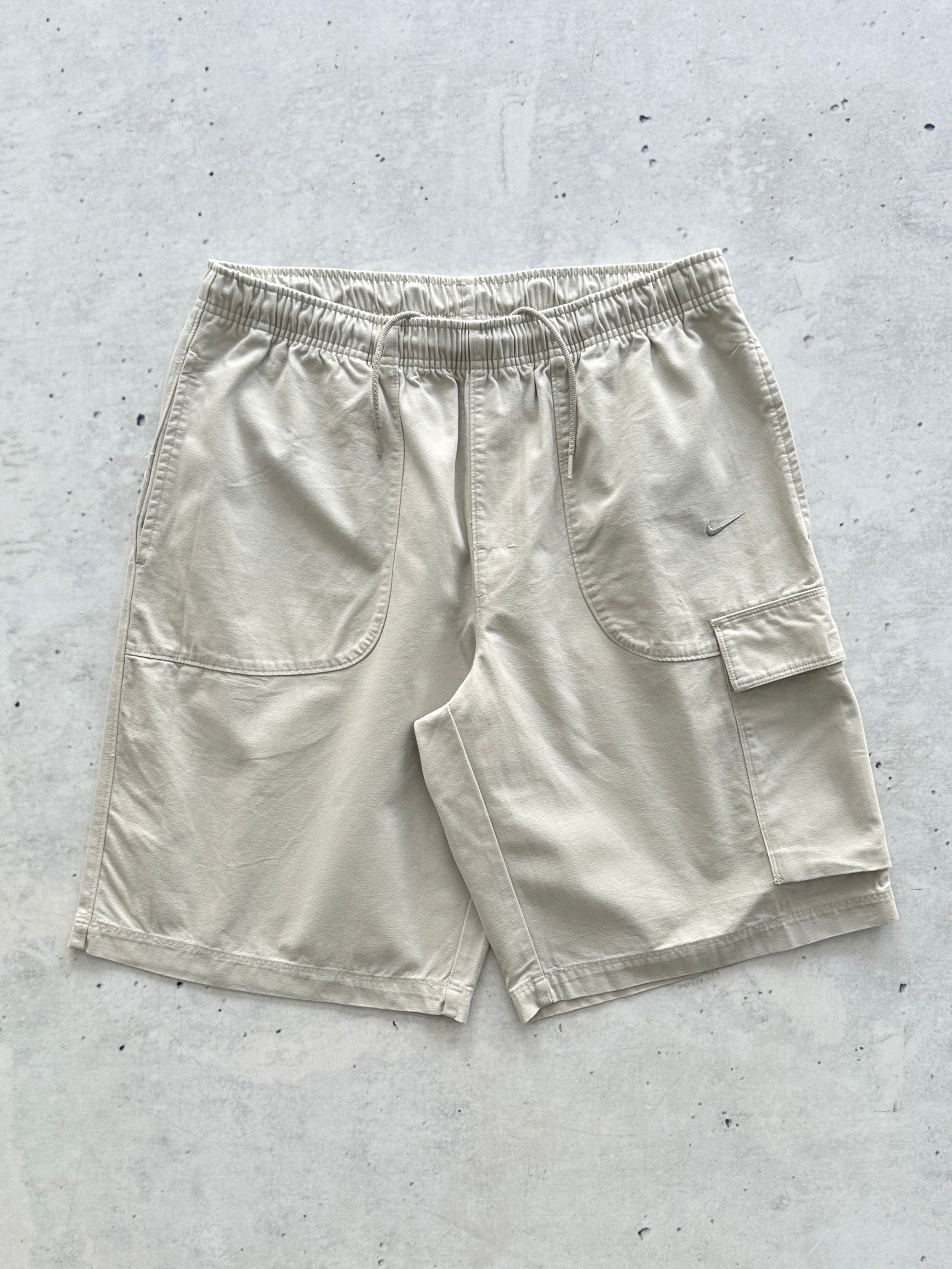00's Nike Embroidered Swoosh heavyweight Baggy Shorts (M)