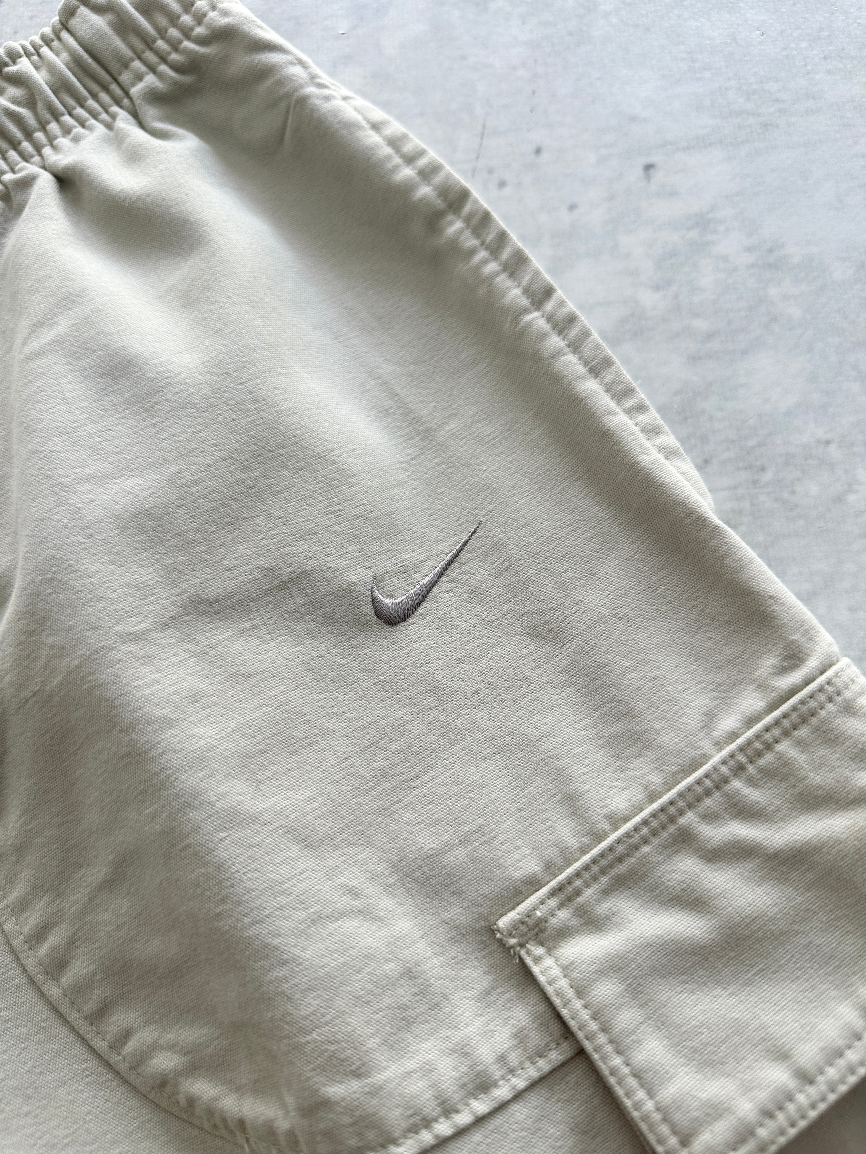 00's Nike Embroidered Swoosh heavyweight Baggy Shorts (M)