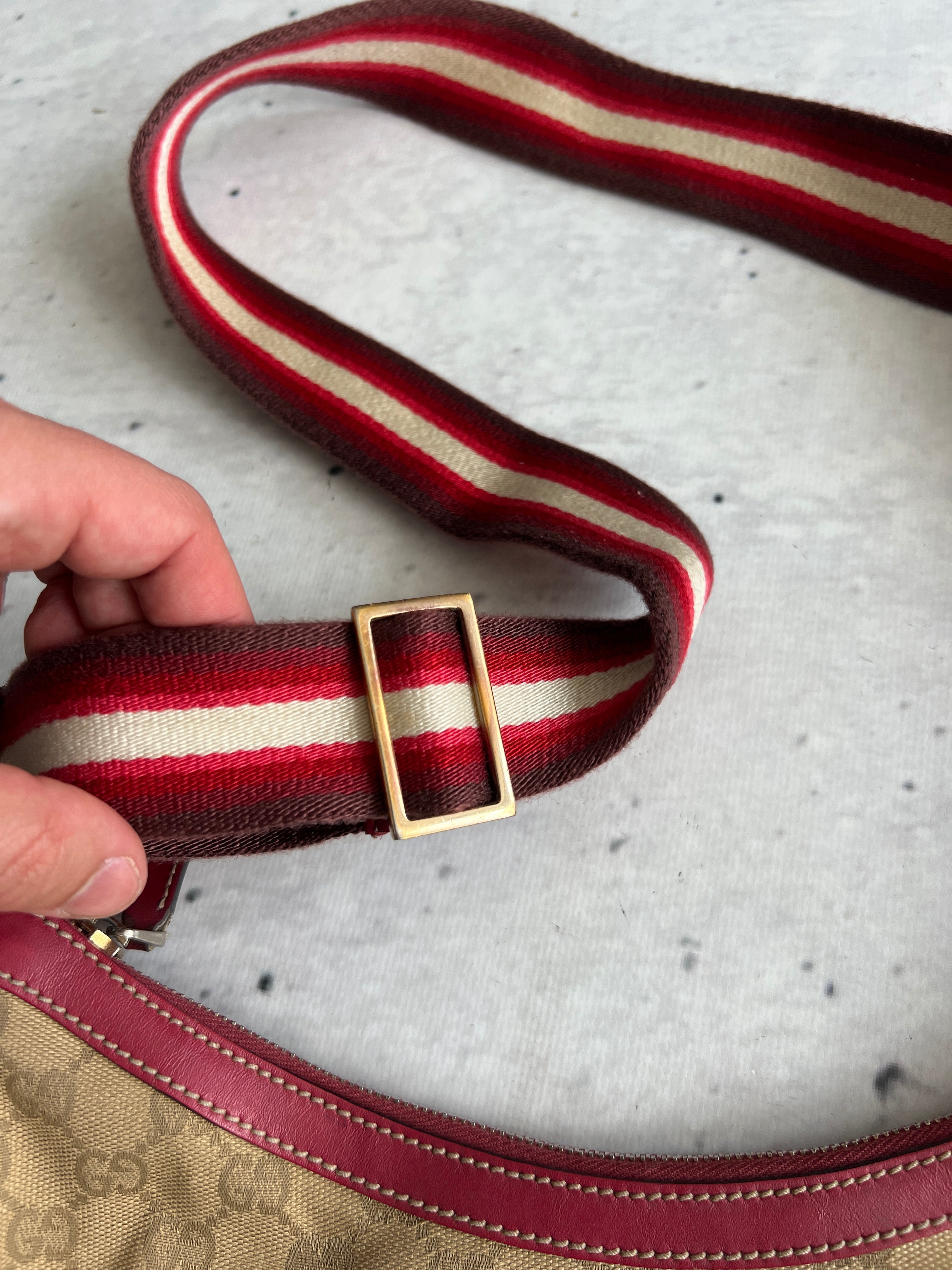 Vintage Gucci GG Canvas Sherry Shoulder / Crossbody Bag (One Size)