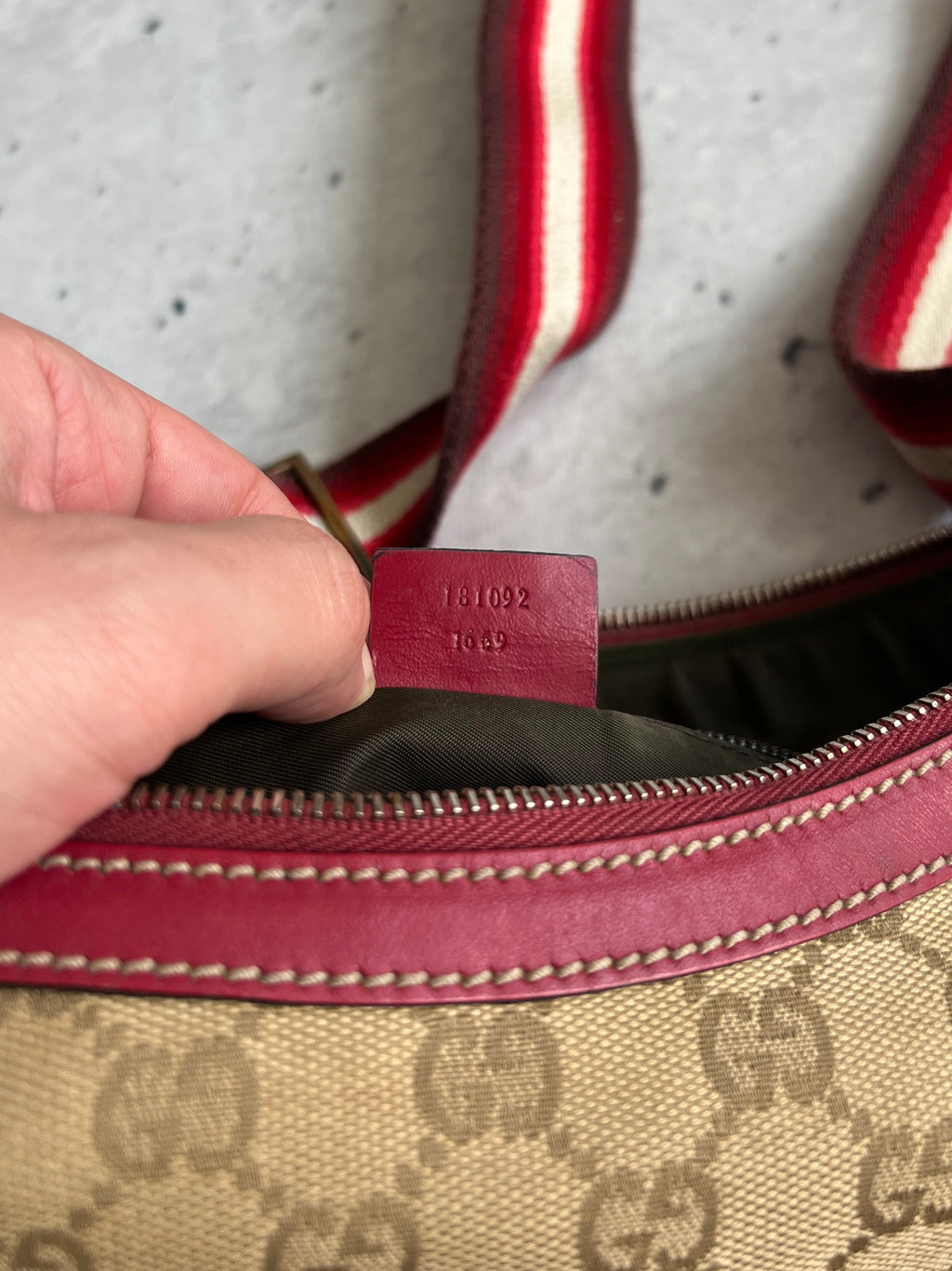 Vintage Gucci GG Canvas Sherry Shoulder / Crossbody Bag (One Size)