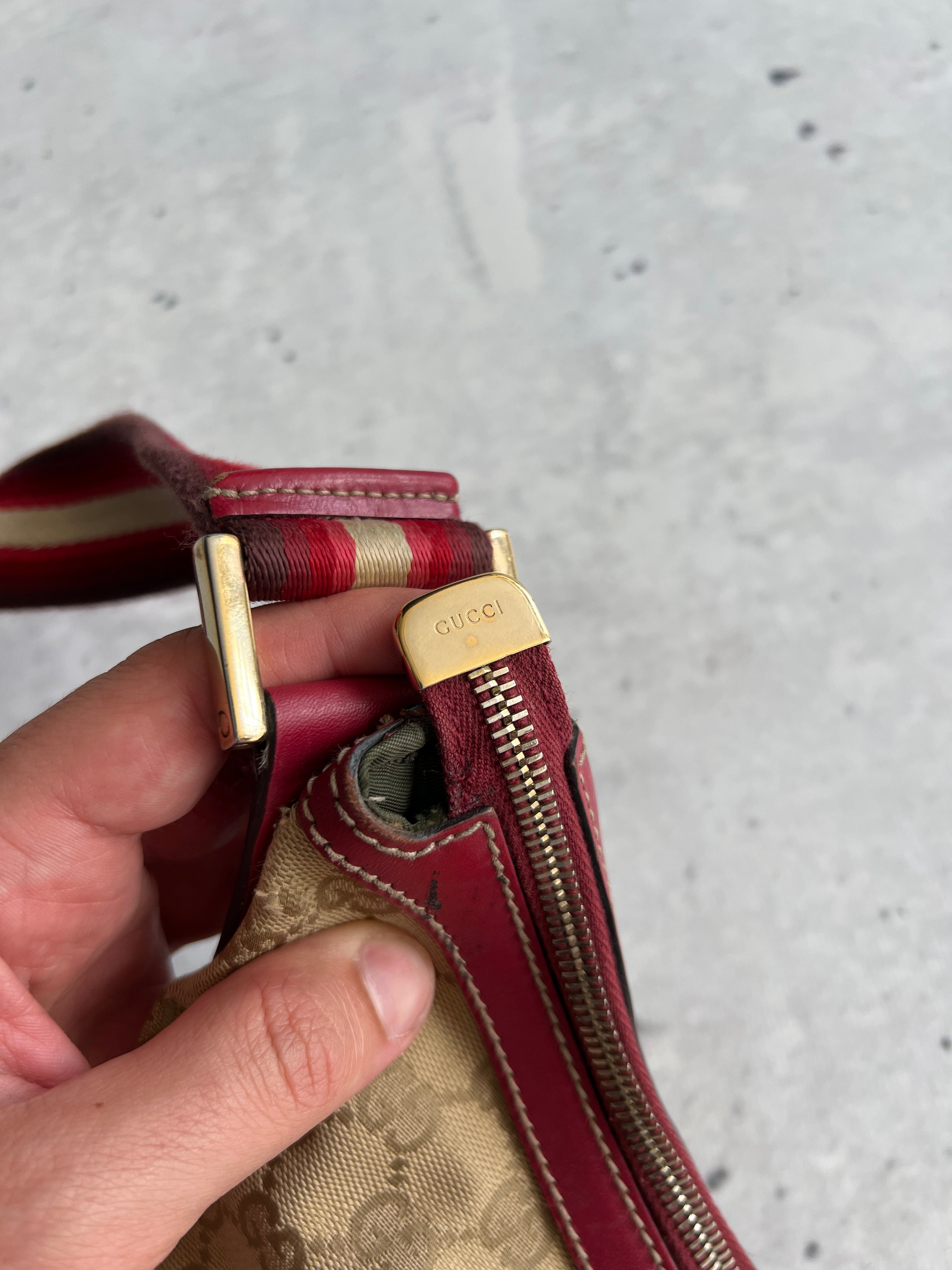 Vintage Gucci GG Canvas Sherry Shoulder / Crossbody Bag (One Size)