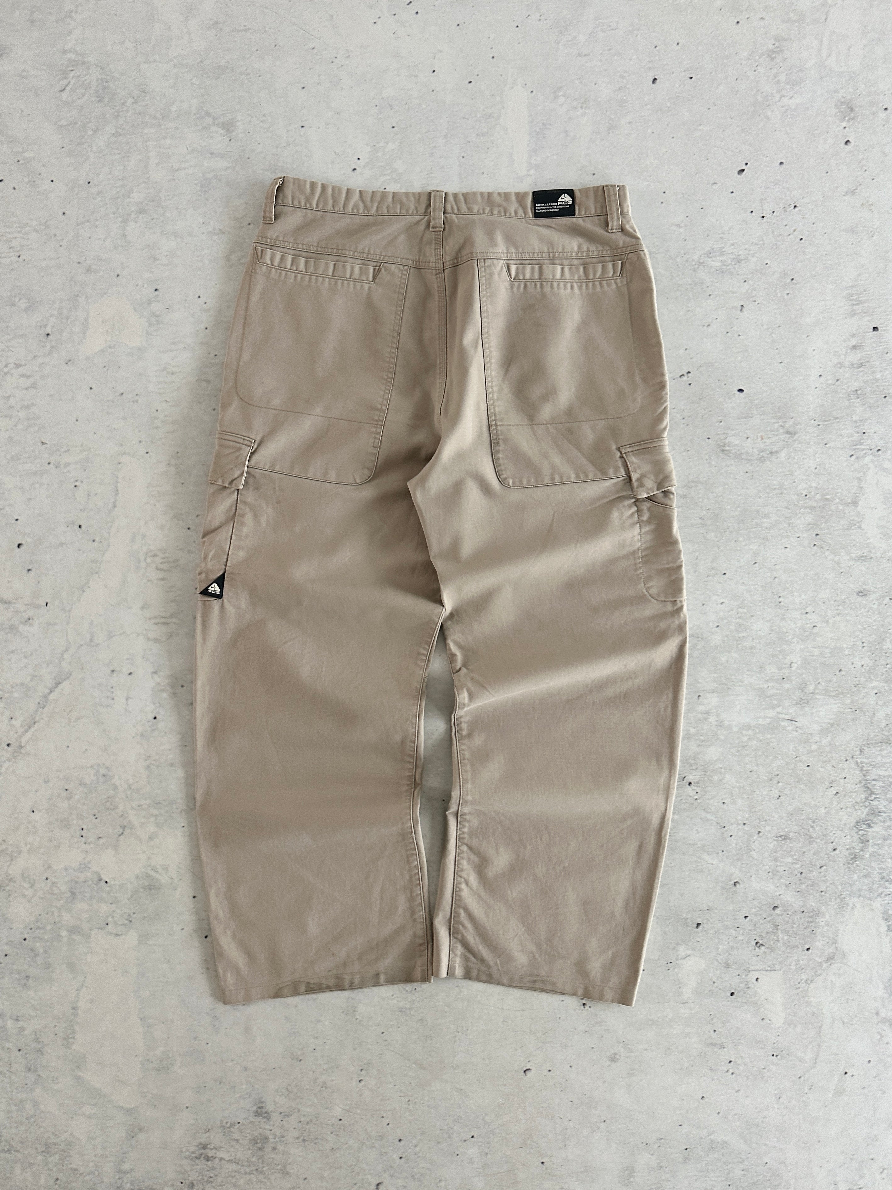 00's Nike ACG Heavyweight Utility Pants (W36 x L30)