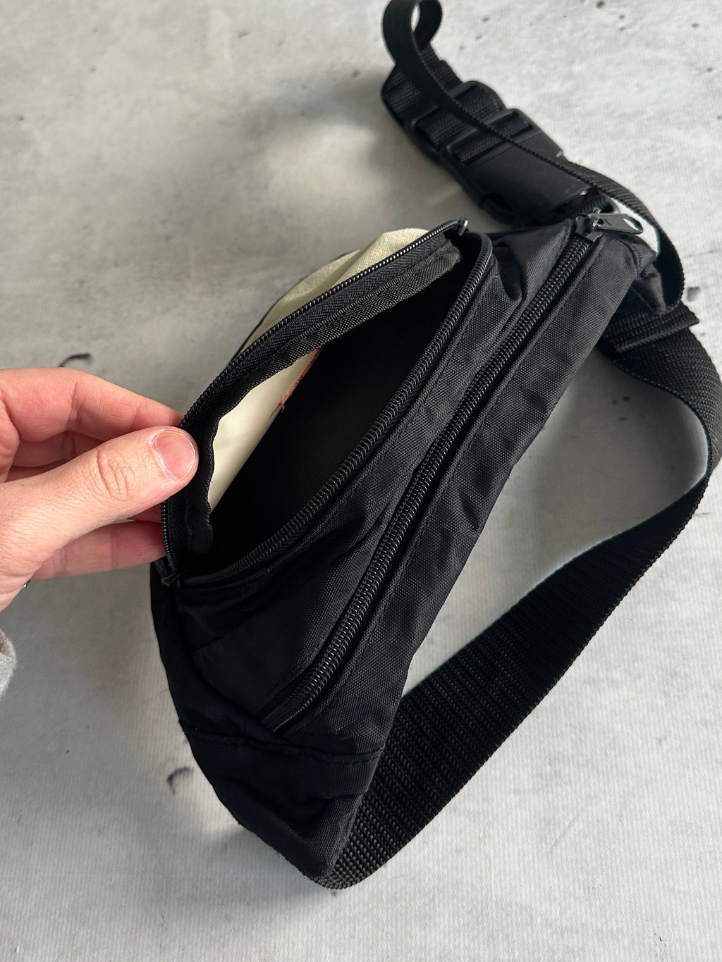 90's Nike Swoosh Crossbody / Bum Bag (One Size)