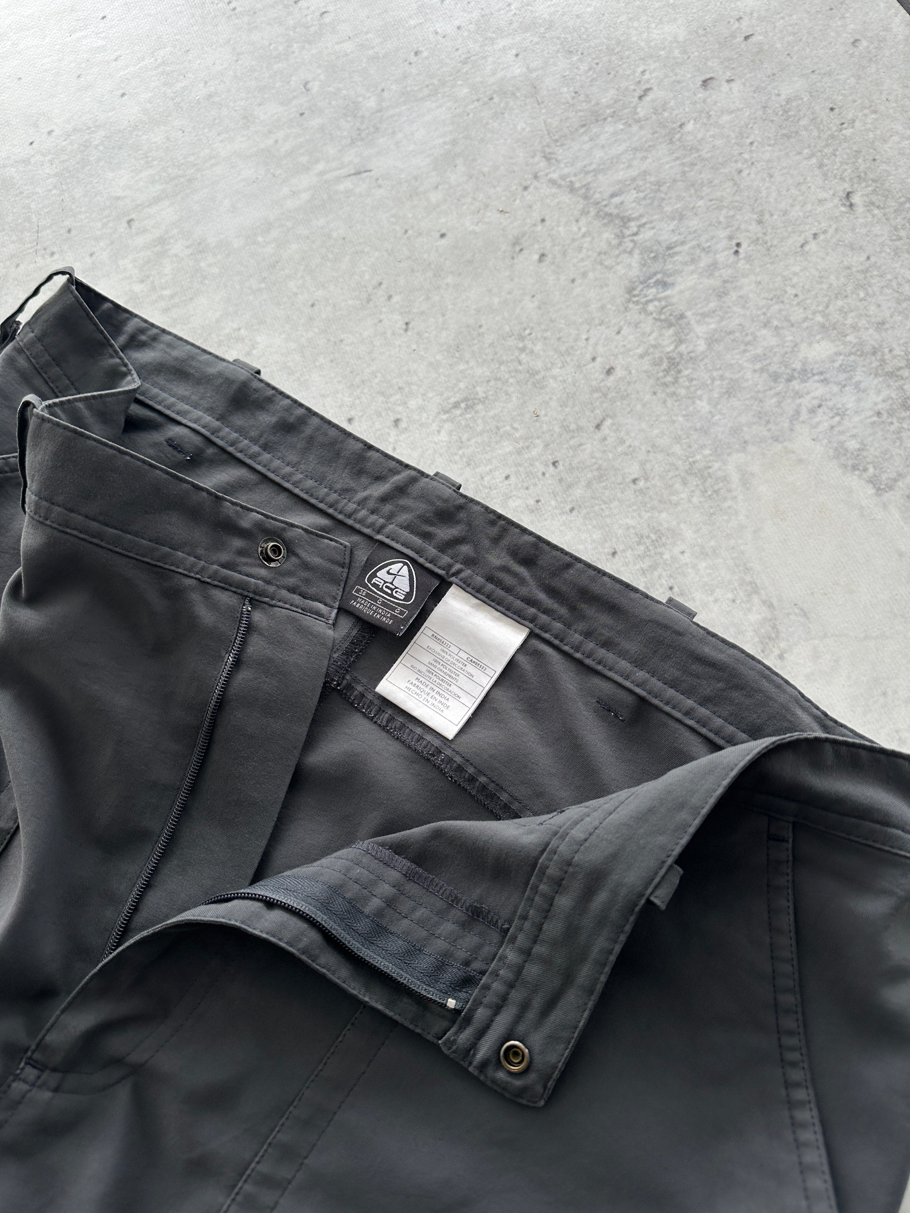 Nike ACG Baggy 2 in 1 Shorts / Pants (W36 x L32)