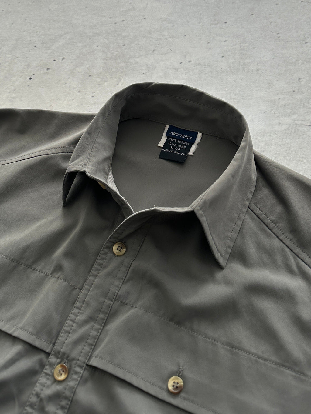 90's Arc'teryx embroidered logo Long Sleeve Shirt (XL)