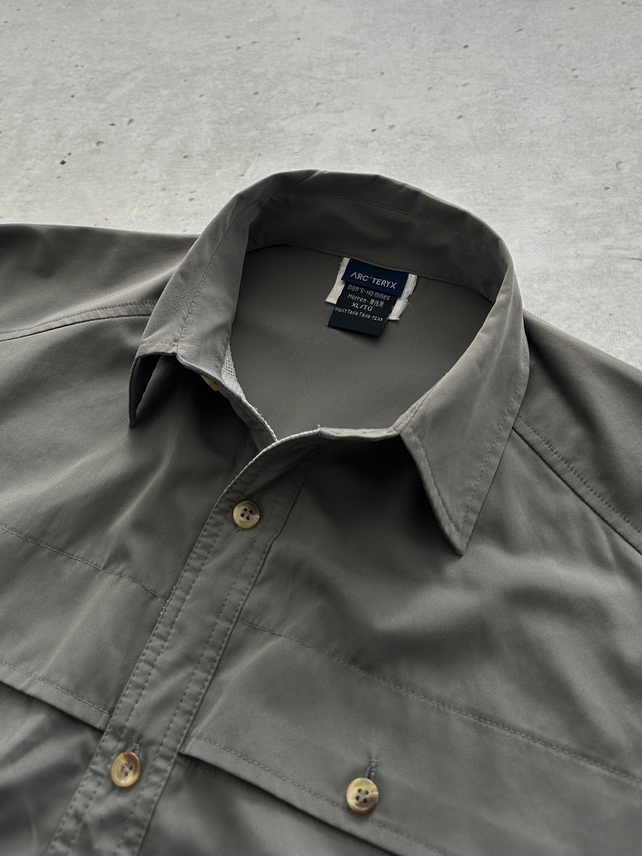 90's Arc'teryx embroidered logo Long Sleeve Shirt (XL)