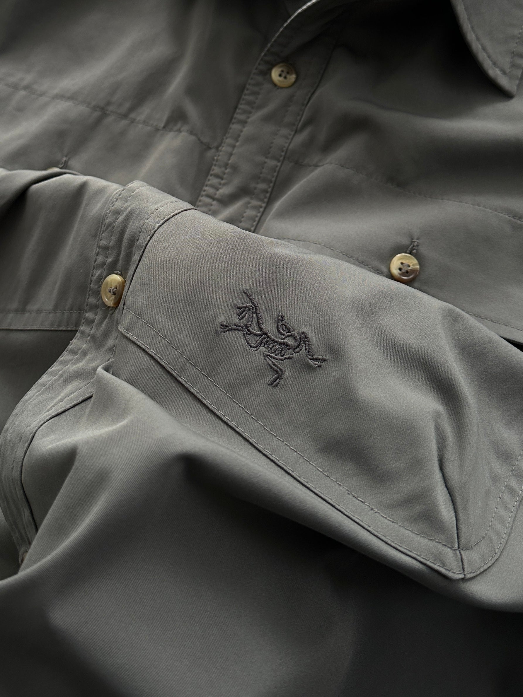 90's Arc'teryx embroidered logo Long Sleeve Shirt (XL)