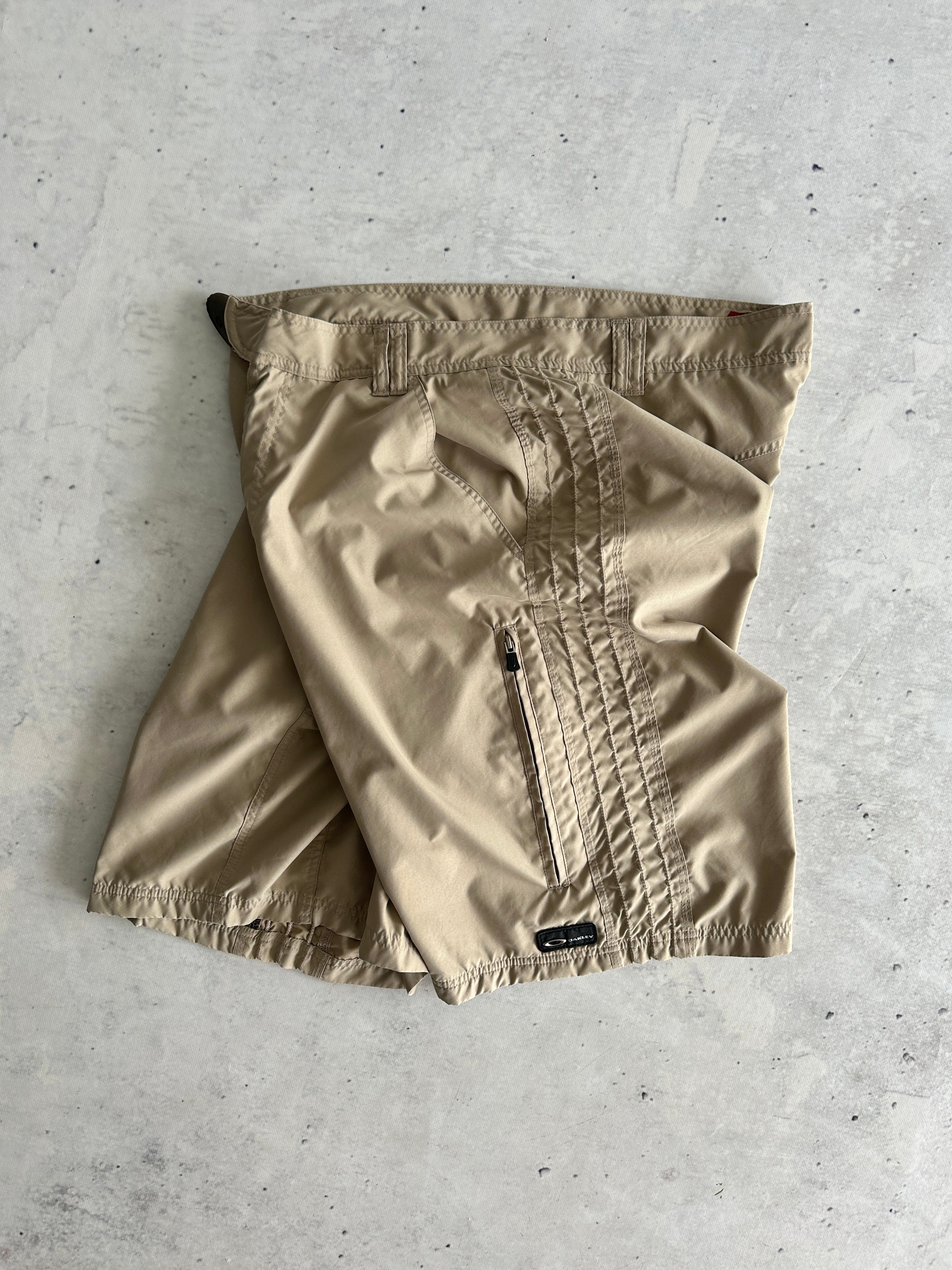 90's Oakley Multi Zip Utility Shorts (W38)
