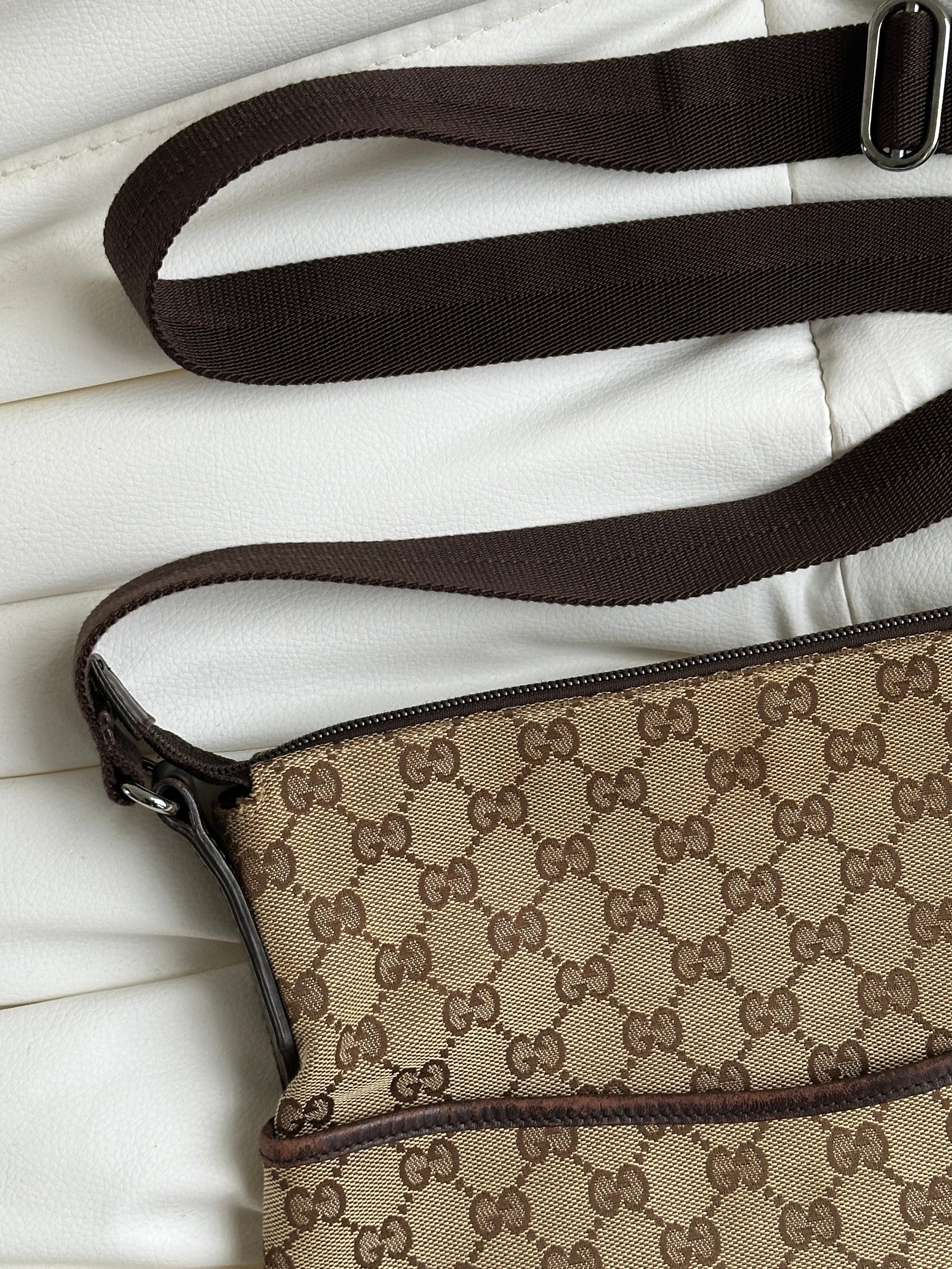 Vintage Gucci GG Canvas Shoulder / Crossbody Bag (One Size)