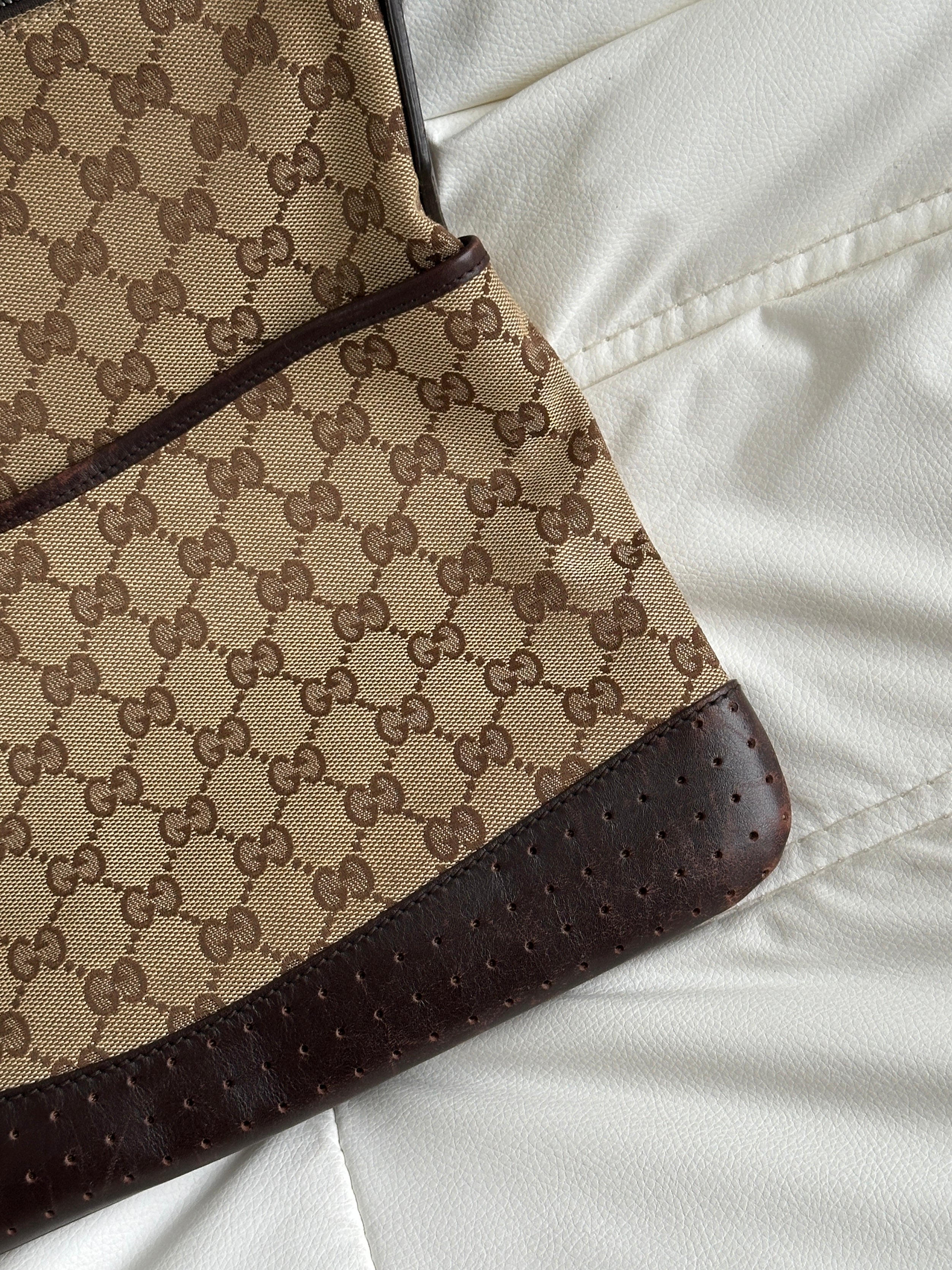 Vintage Gucci GG Canvas Shoulder / Crossbody Bag (One Size)