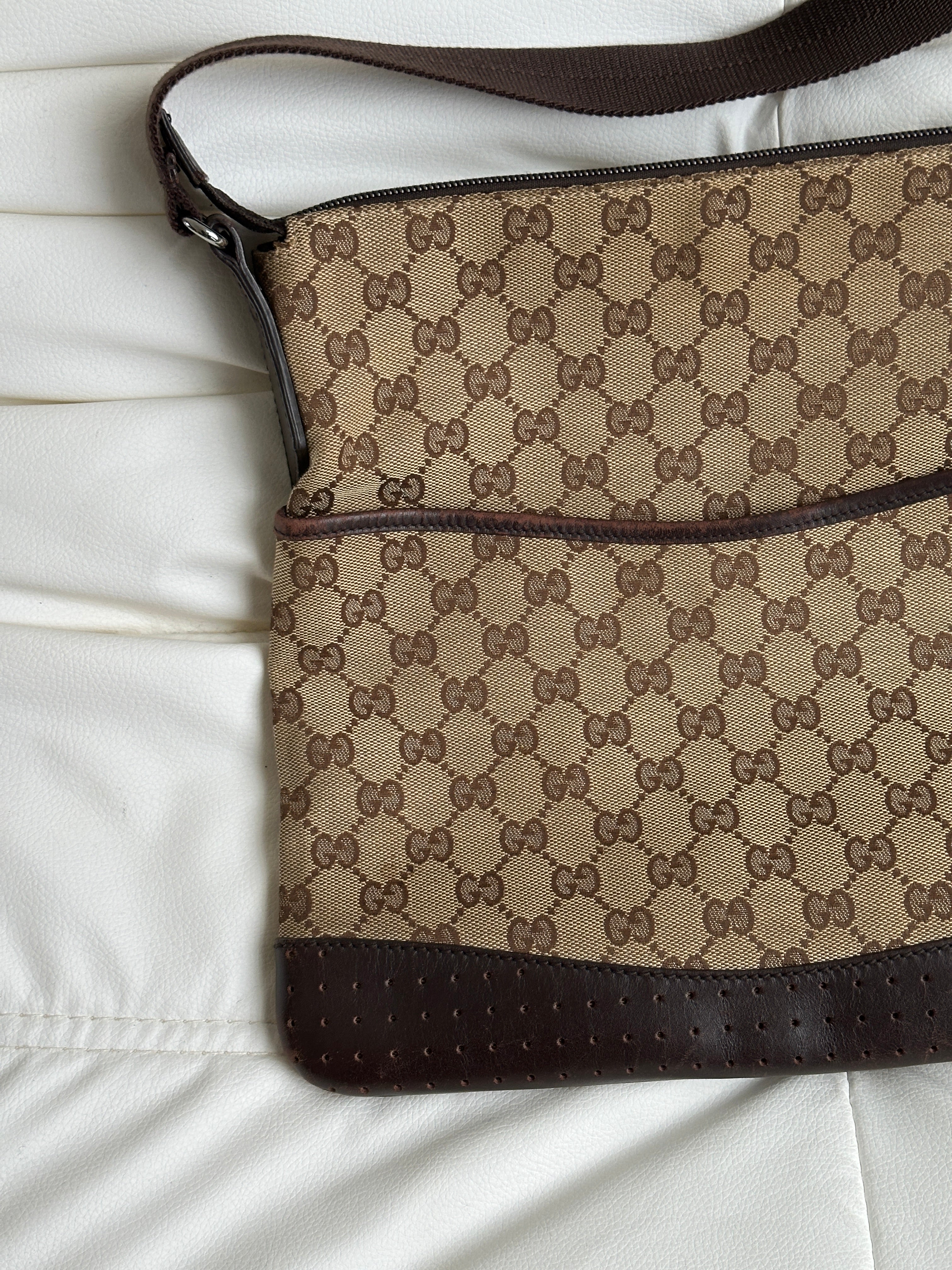 Vintage Gucci GG Canvas Shoulder / Crossbody Bag (One Size)