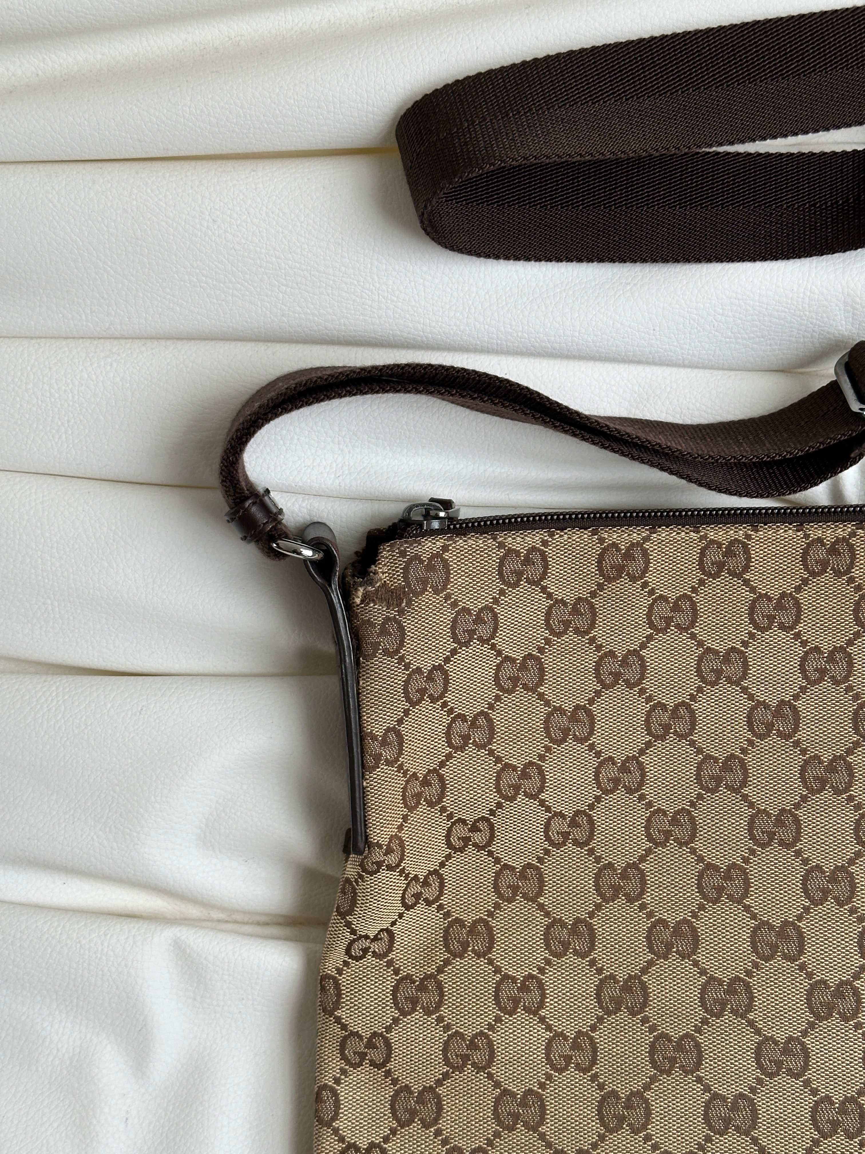 Vintage Gucci GG Canvas Shoulder / Crossbody Bag (One Size)