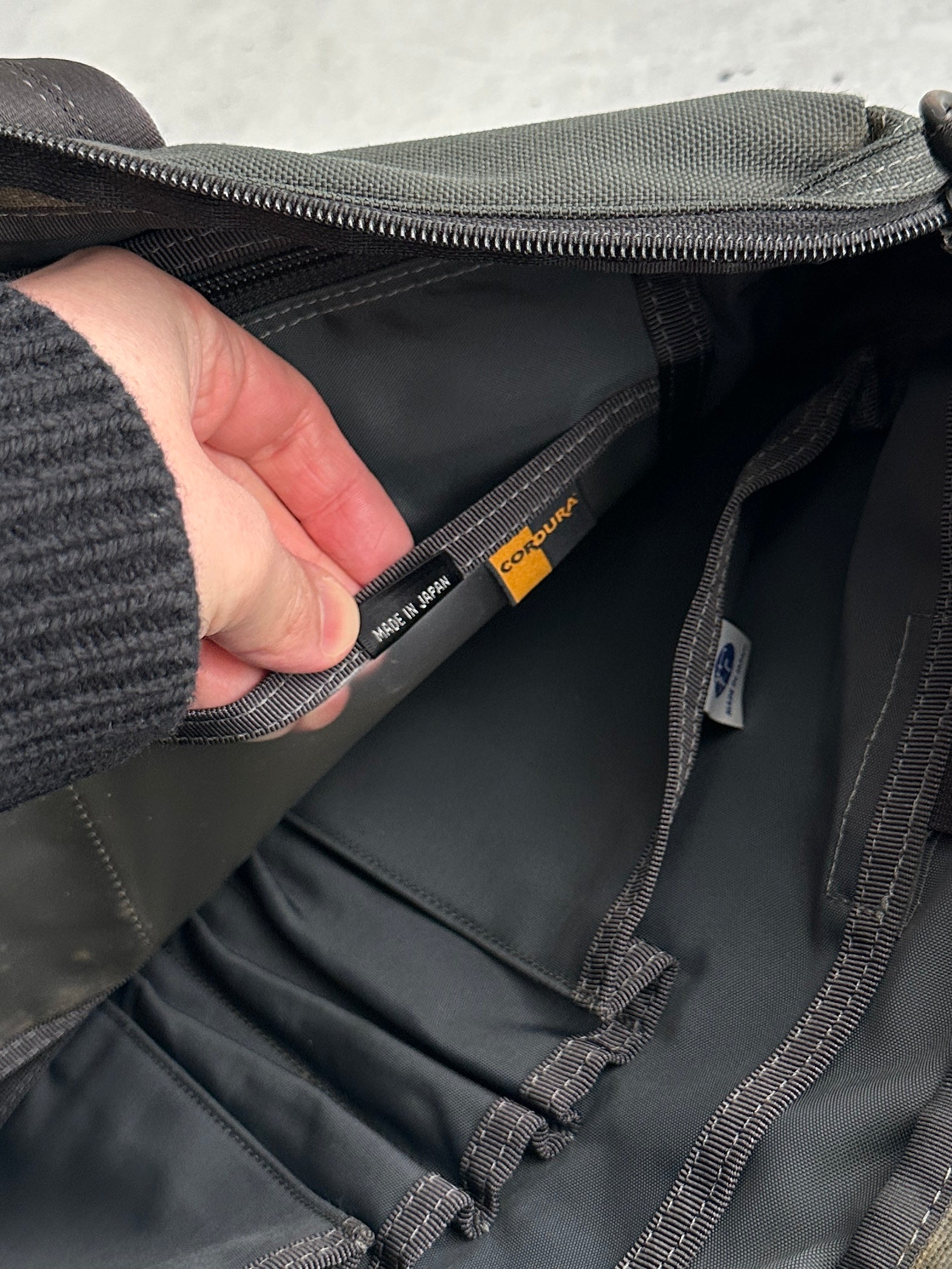 Porter Yoshida & Co. Extendable 2 Way Crossbody / Laptop Bag (One Size)
