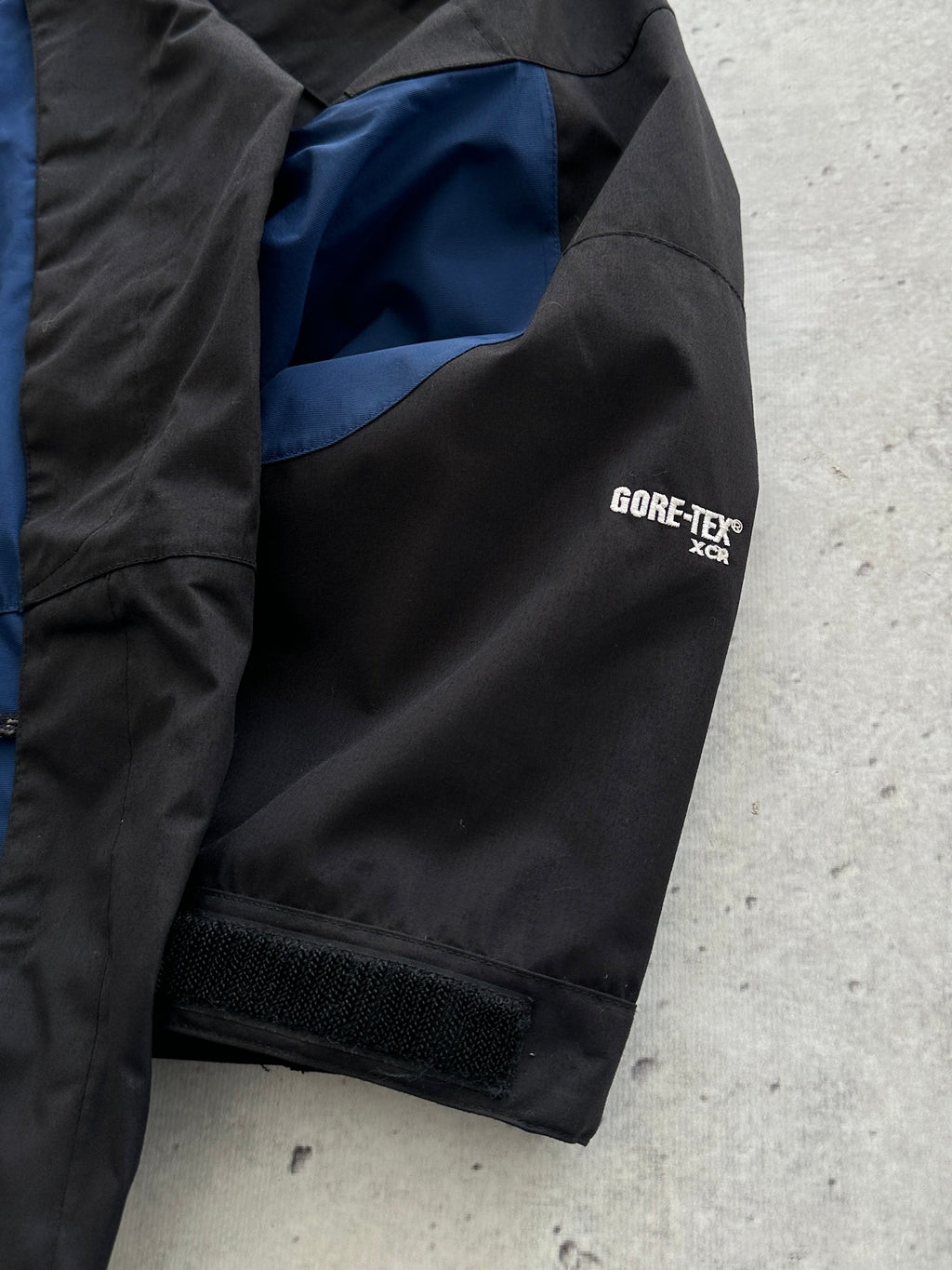 The North Face Summit Series Gore-Tex XCR Hooded Jacket (XL)