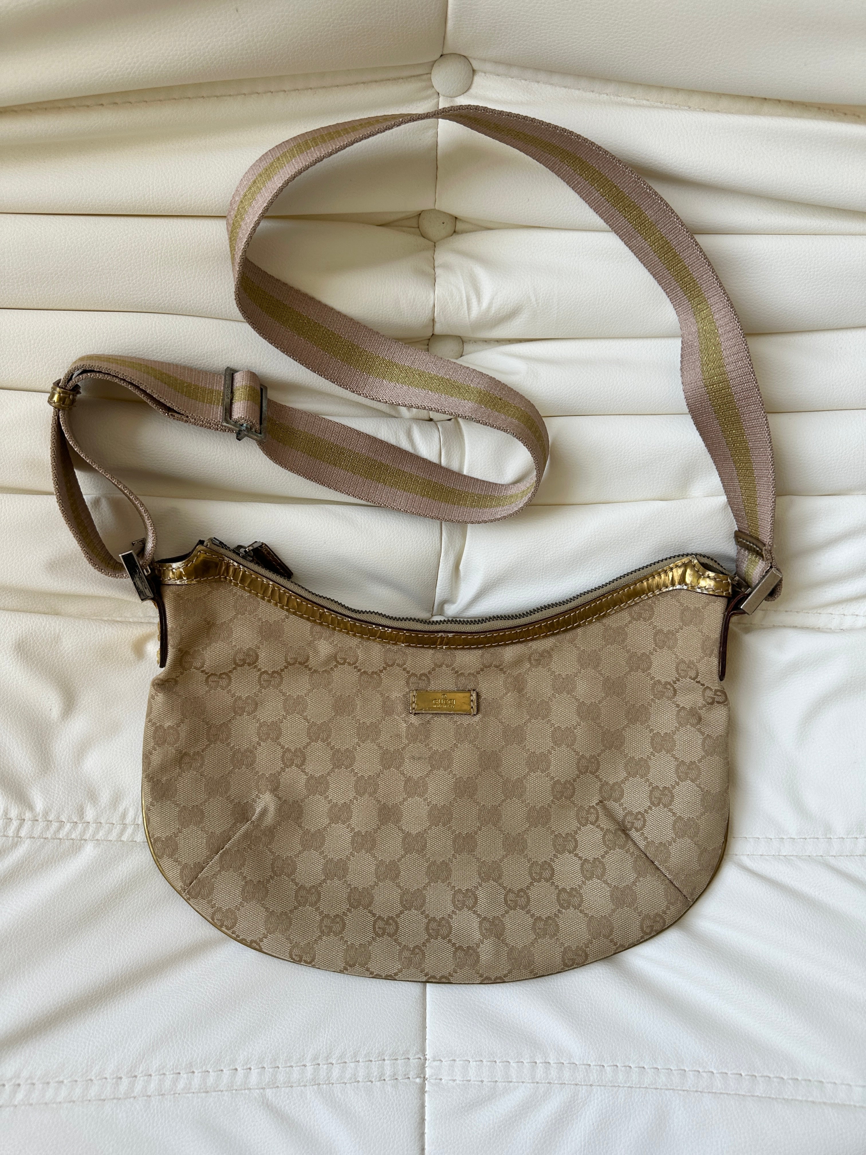 Vintage Gucci GG Canvas Sherry Line Shoulder / Crossbody Bag (One Size)