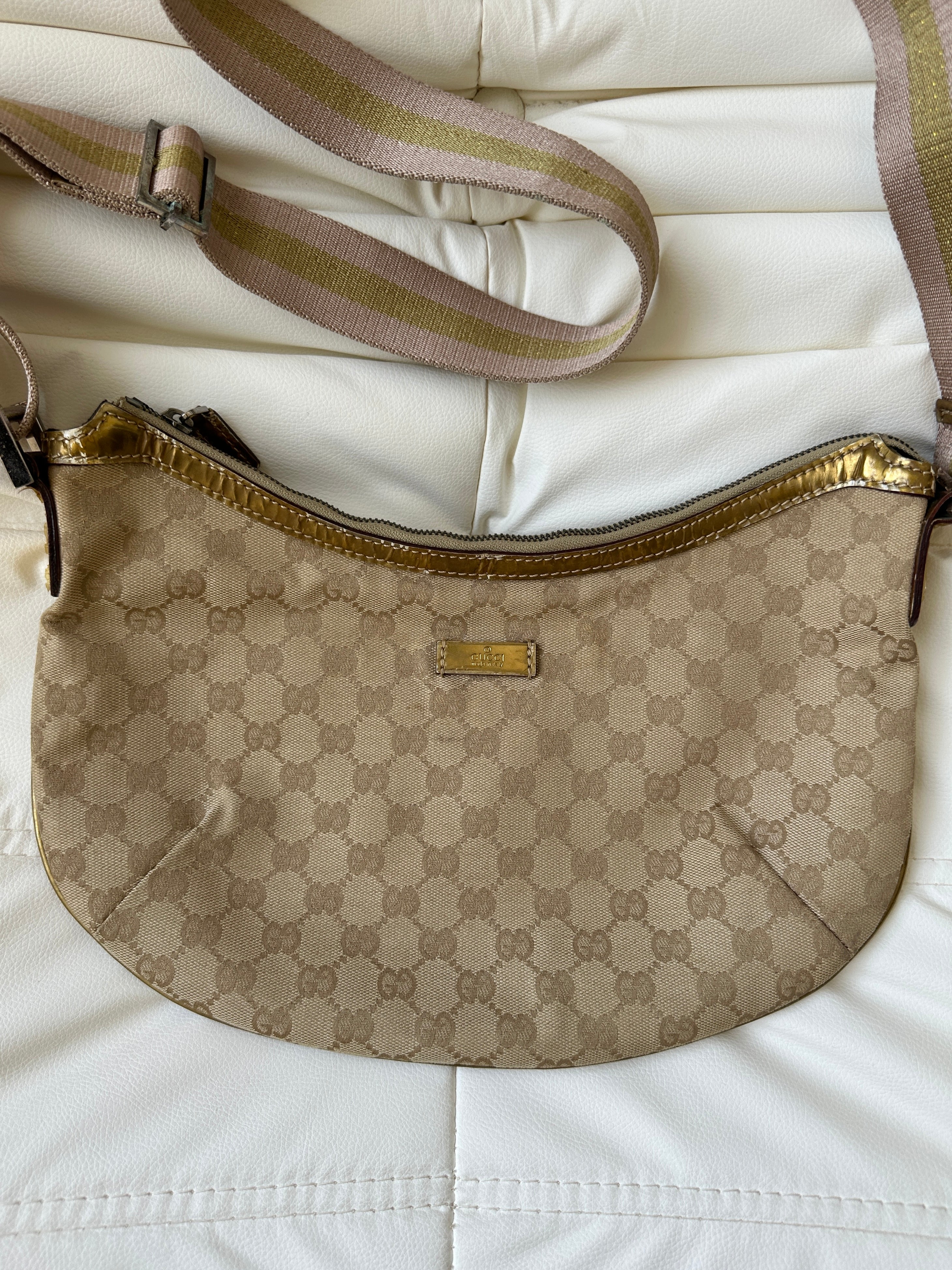 Vintage Gucci GG Canvas Sherry Line Shoulder / Crossbody Bag (One Size)