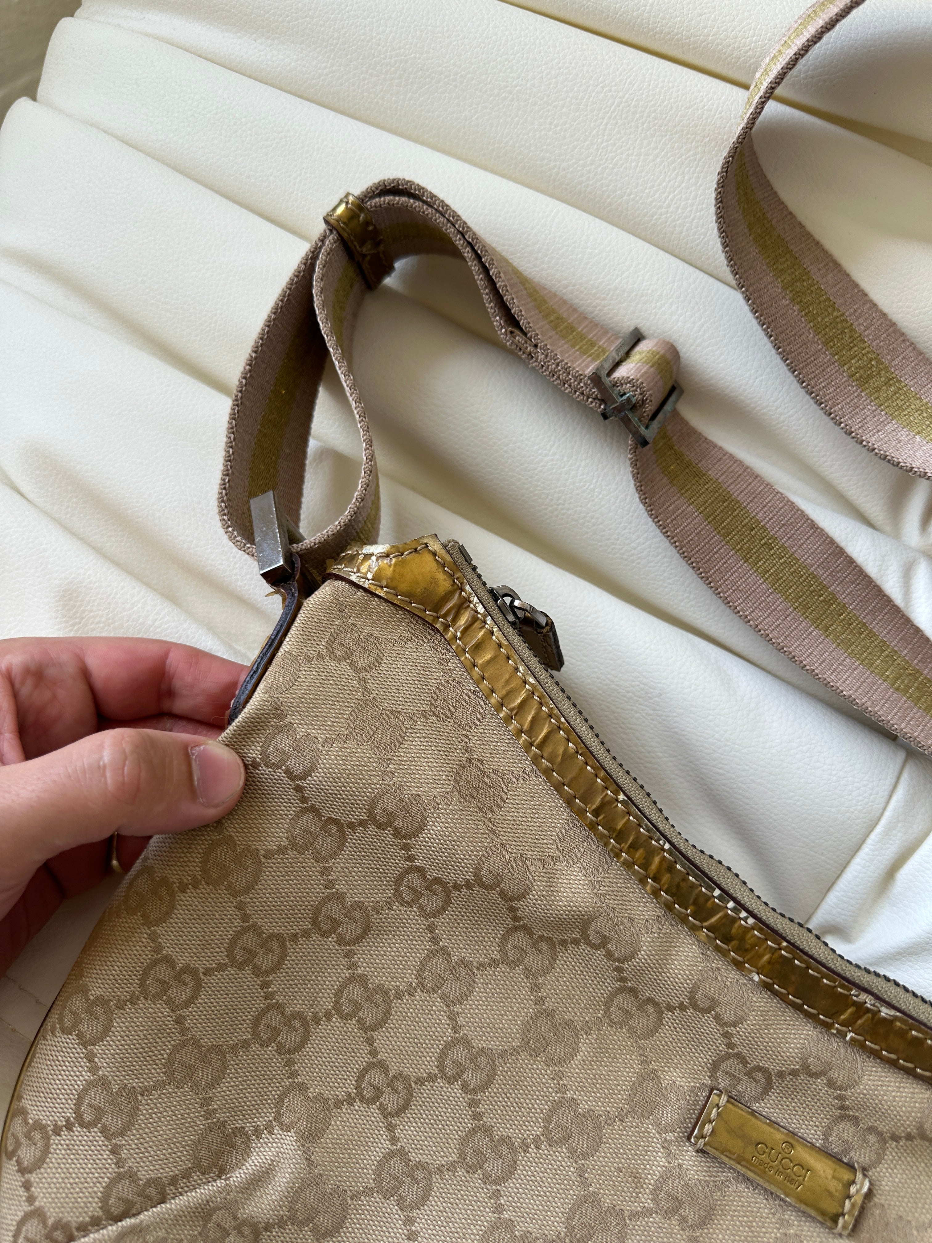 Vintage Gucci GG Canvas Sherry Line Shoulder / Crossbody Bag (One Size)