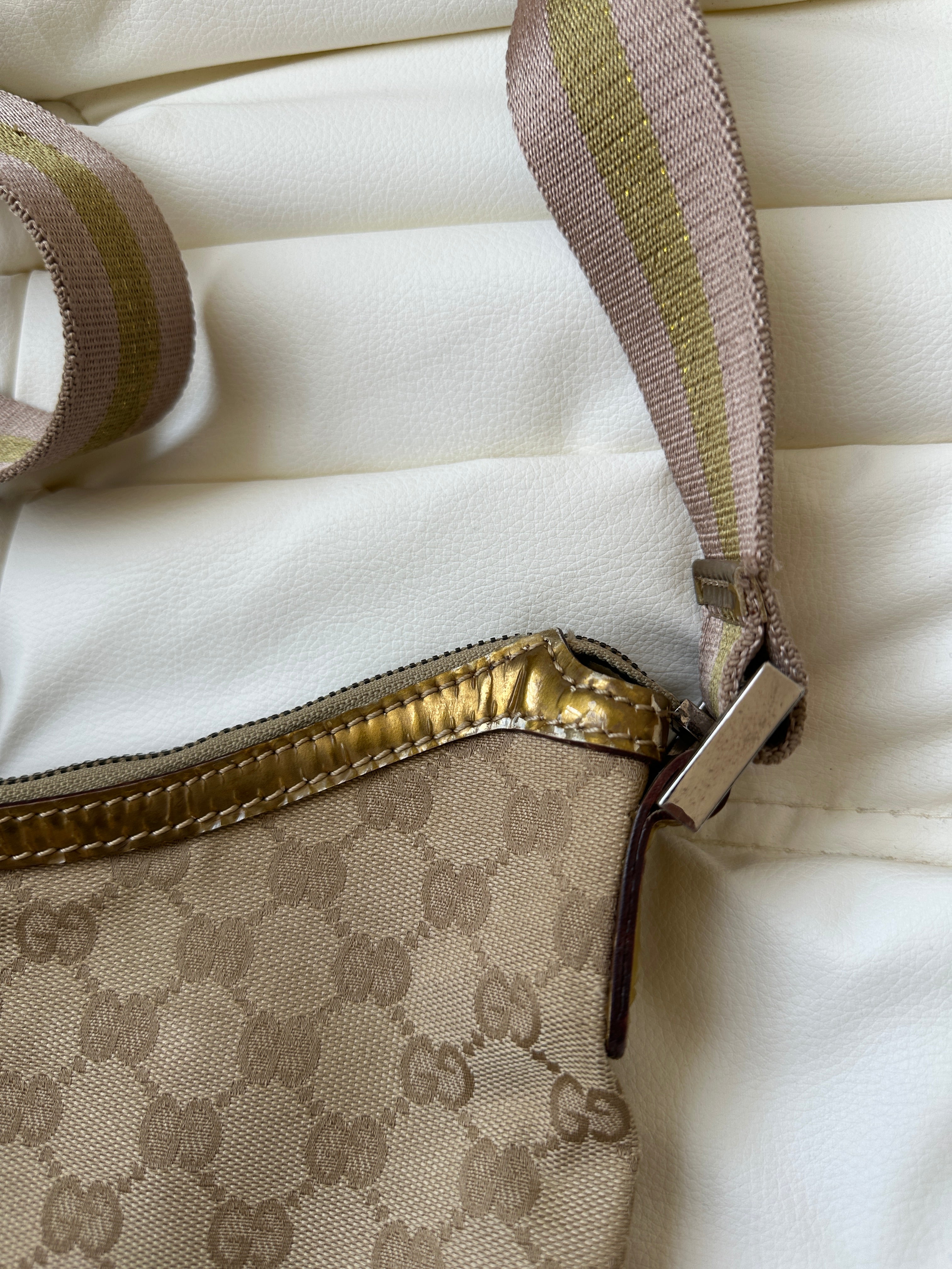 Vintage Gucci GG Canvas Sherry Line Shoulder / Crossbody Bag (One Size)