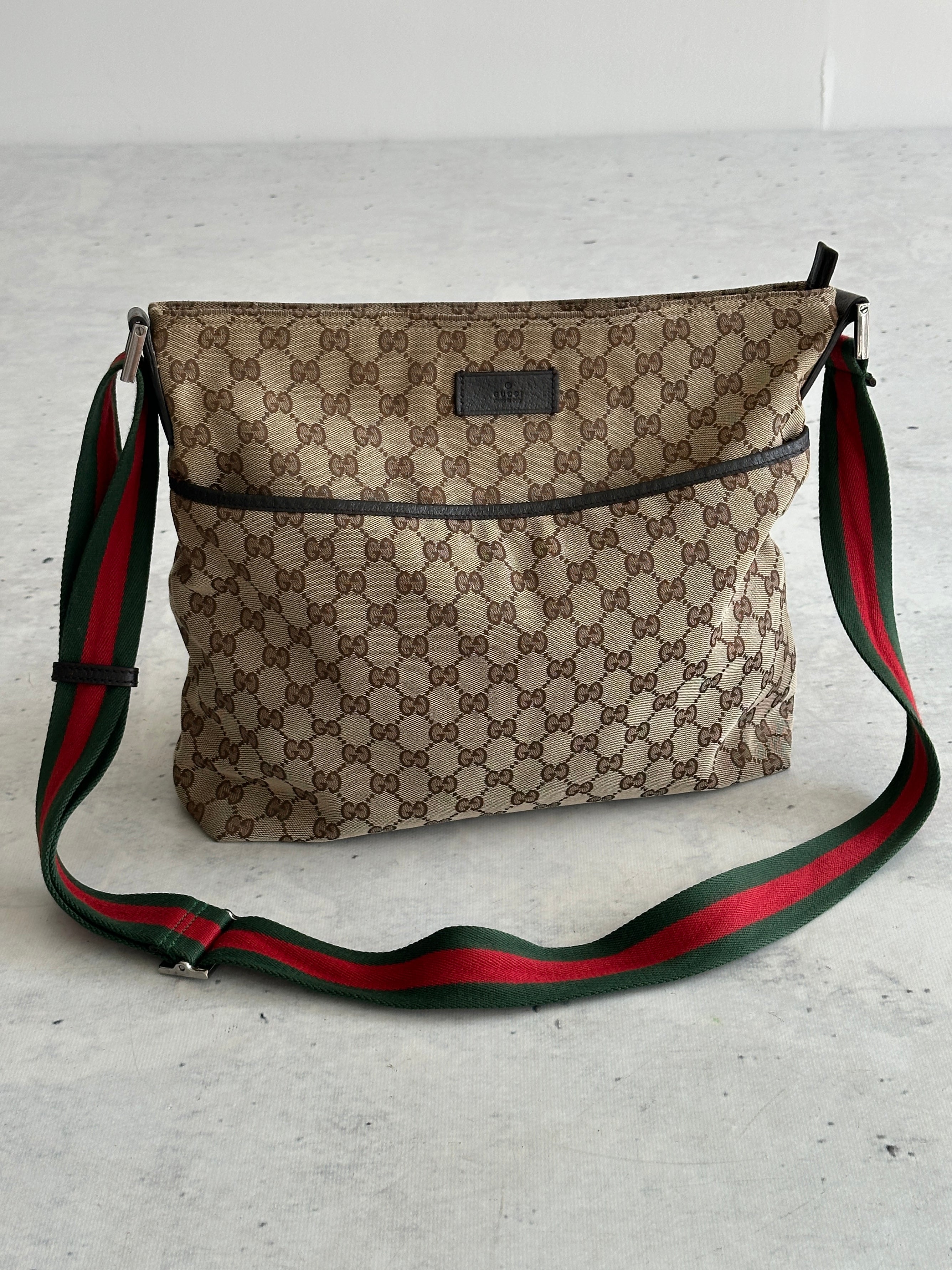 00's Gucci GG Monogram Crossbody / Messenger Bag (One Size)