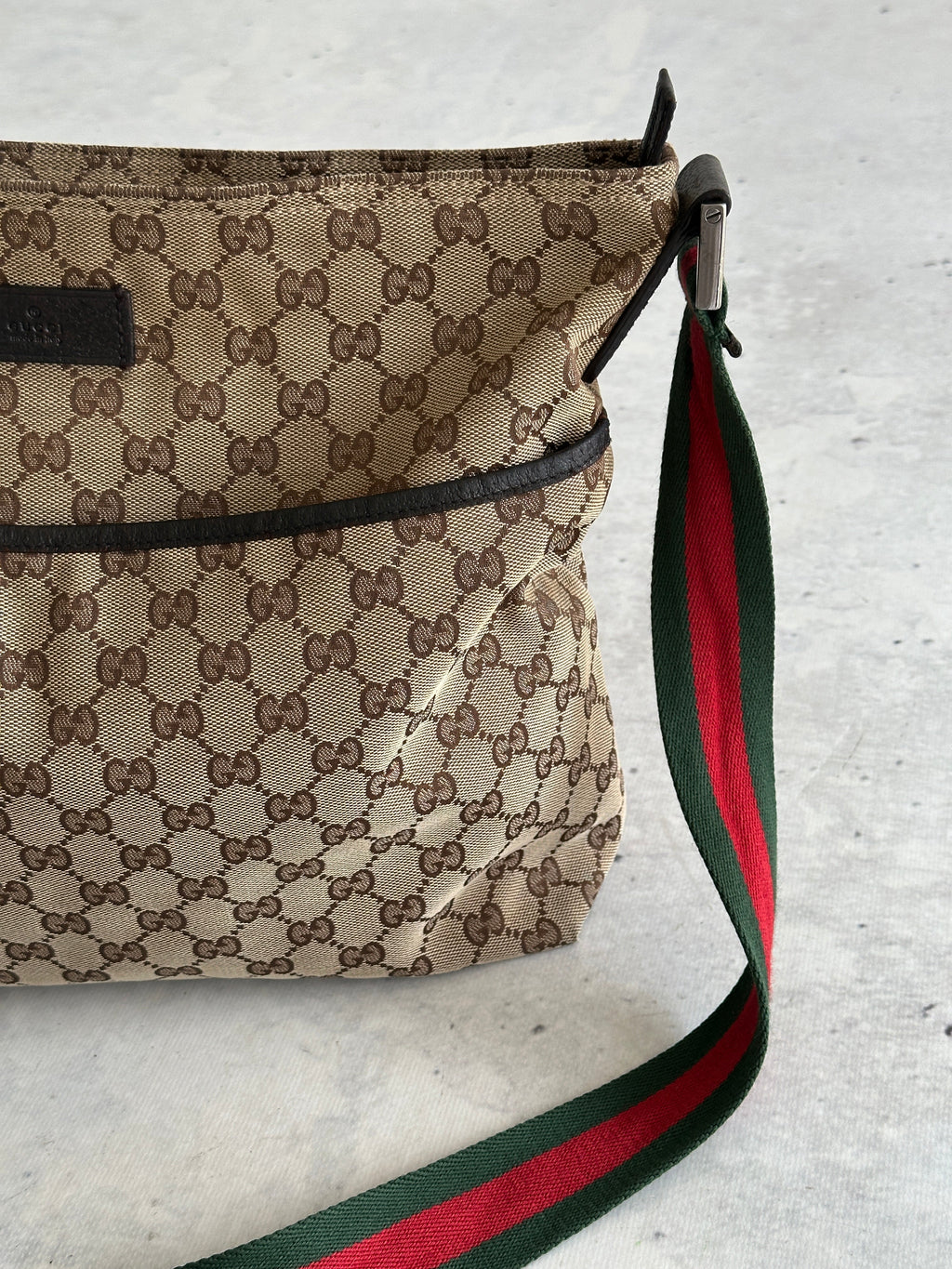 00's Gucci GG Monogram Crossbody / Messenger Bag (One Size)