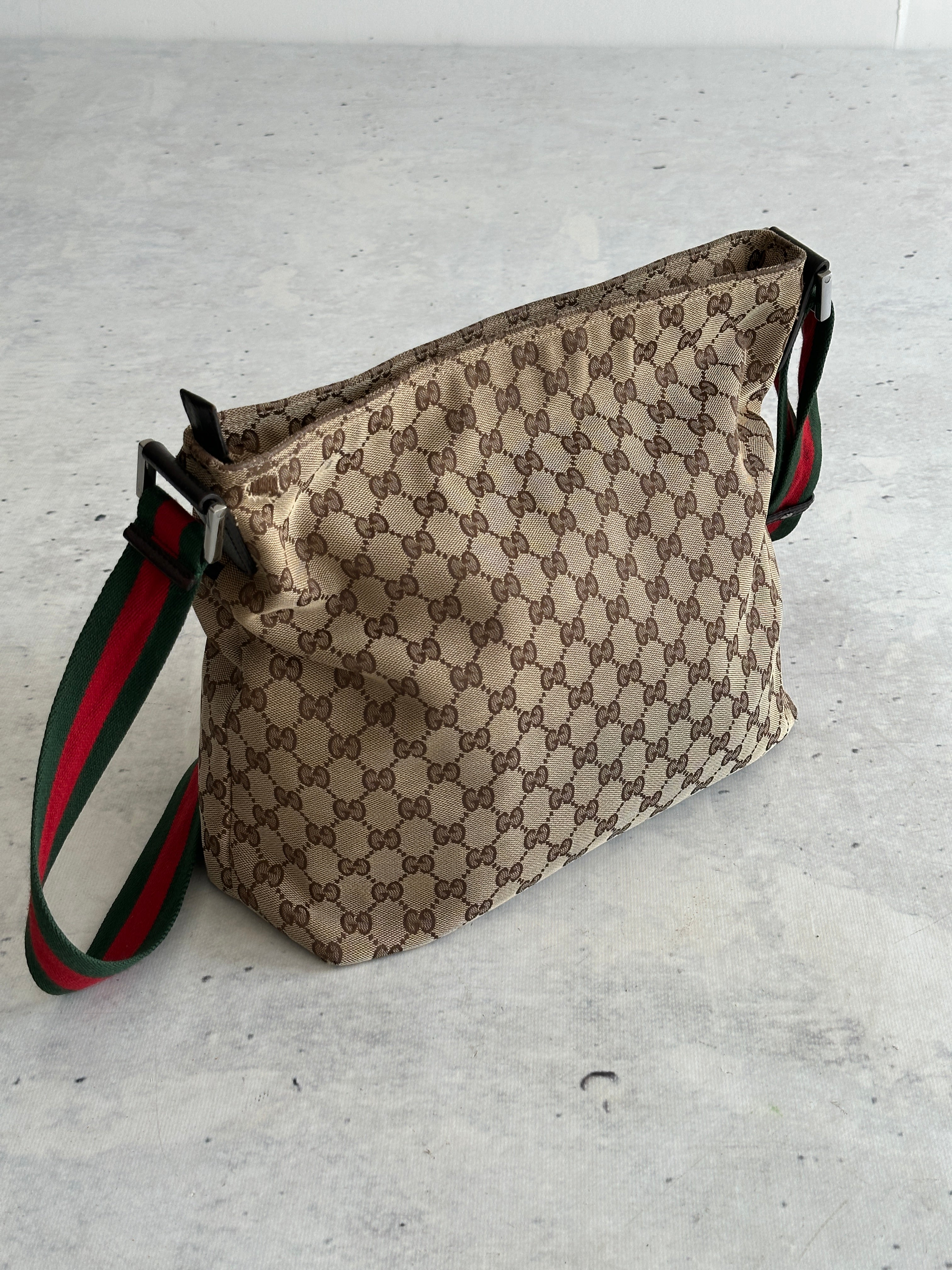 00's Gucci GG Monogram Crossbody / Messenger Bag (One Size)