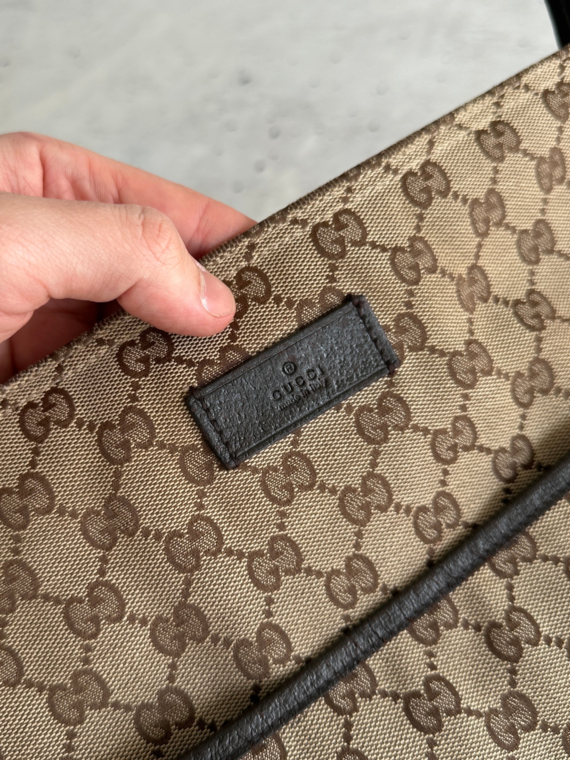 00's Gucci GG Monogram Crossbody / Messenger Bag (One Size)