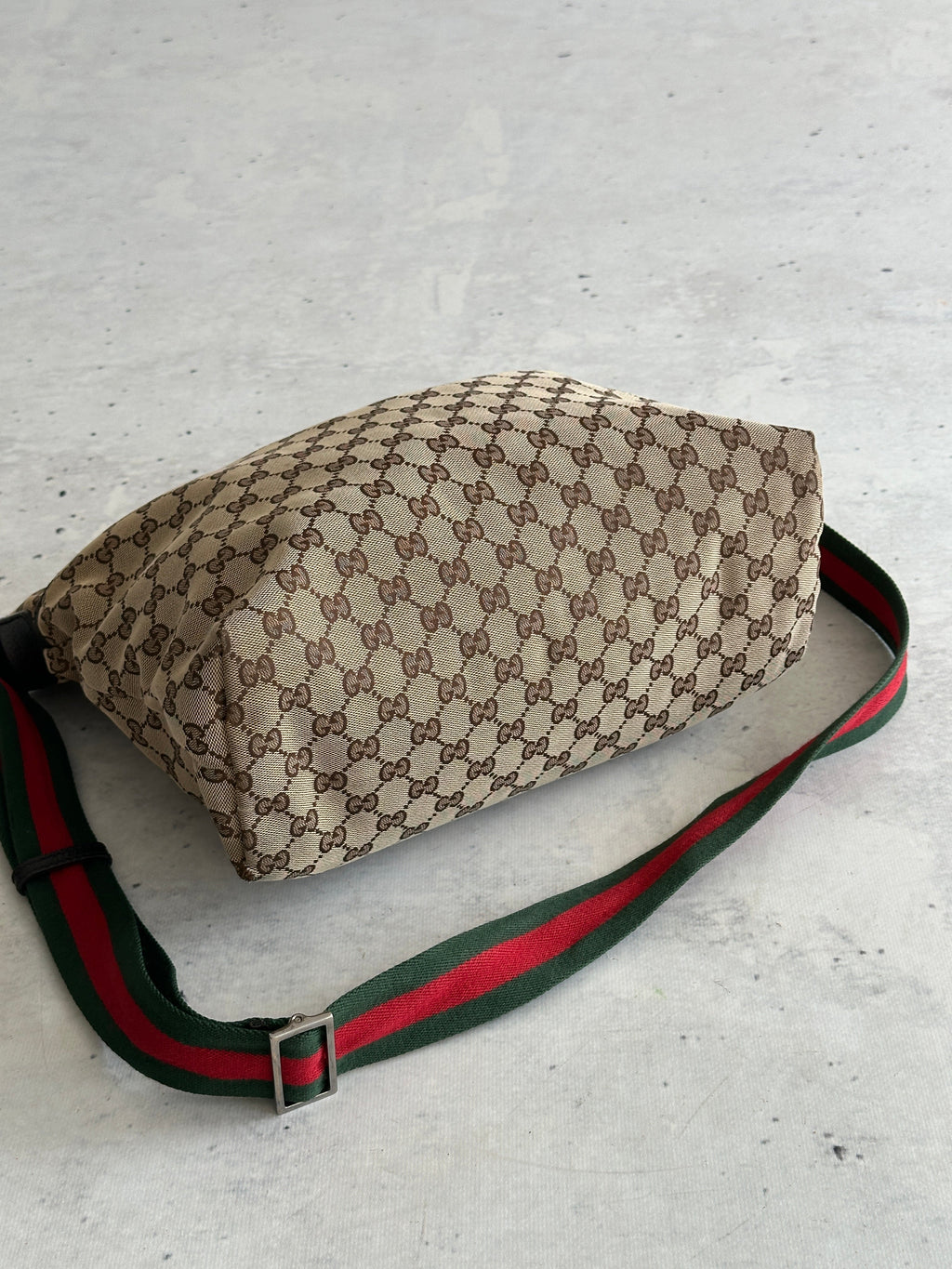 00's Gucci GG Monogram Crossbody / Messenger Bag (One Size)