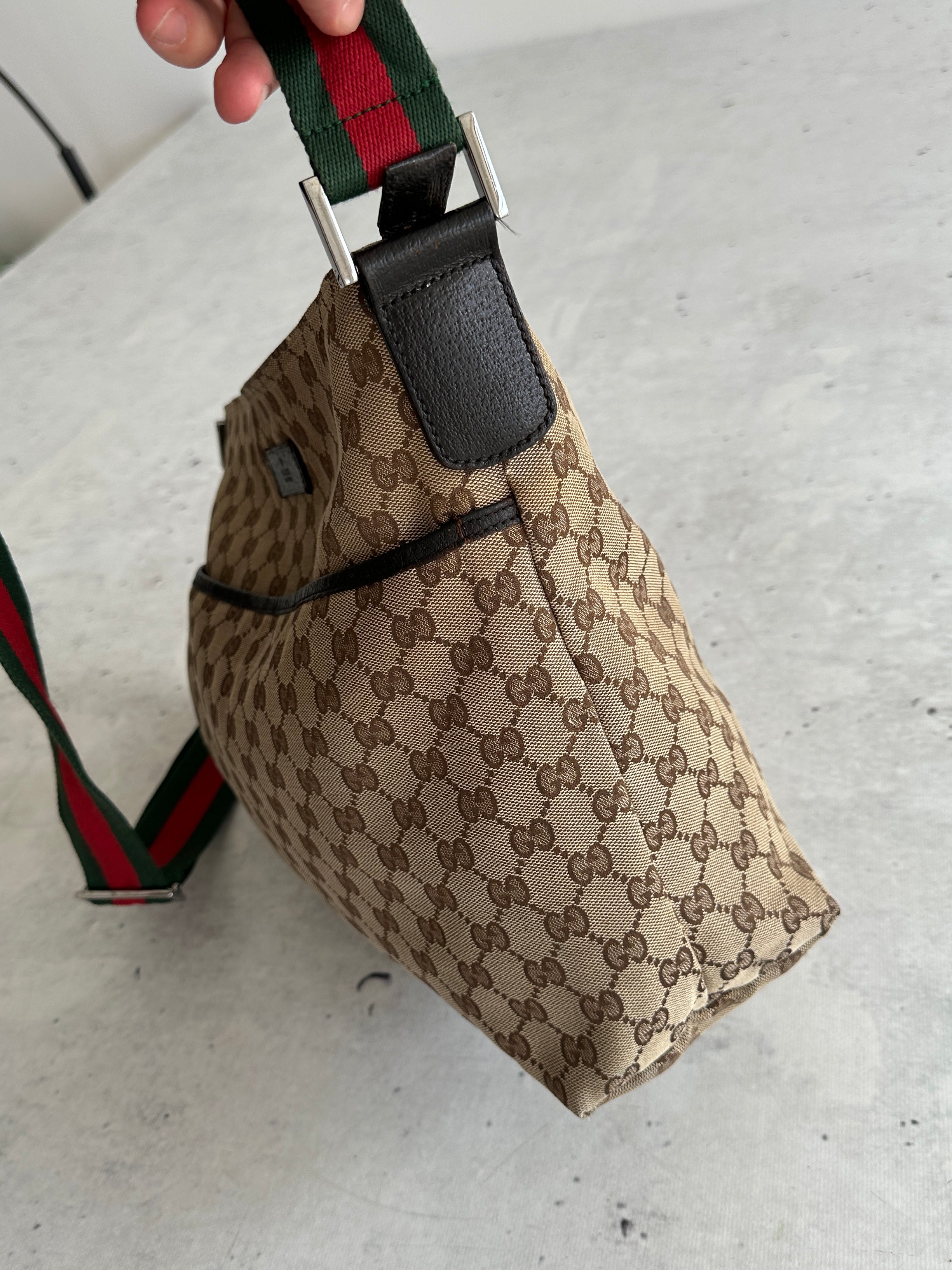 00's Gucci GG Monogram Crossbody / Messenger Bag (One Size)