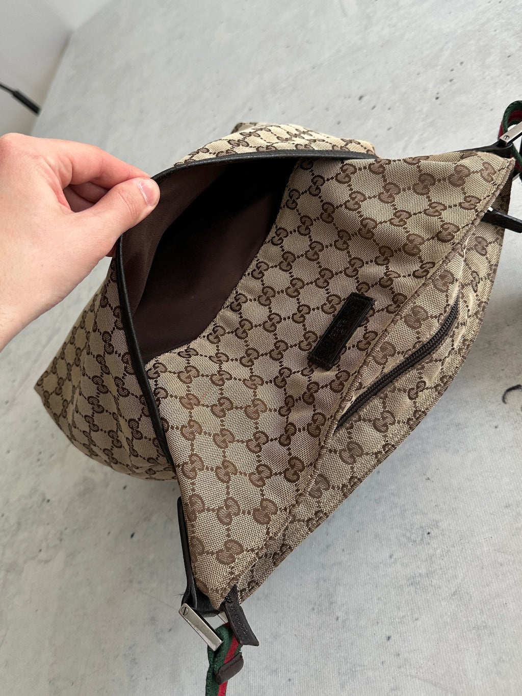 00's Gucci GG Monogram Crossbody / Messenger Bag (One Size)