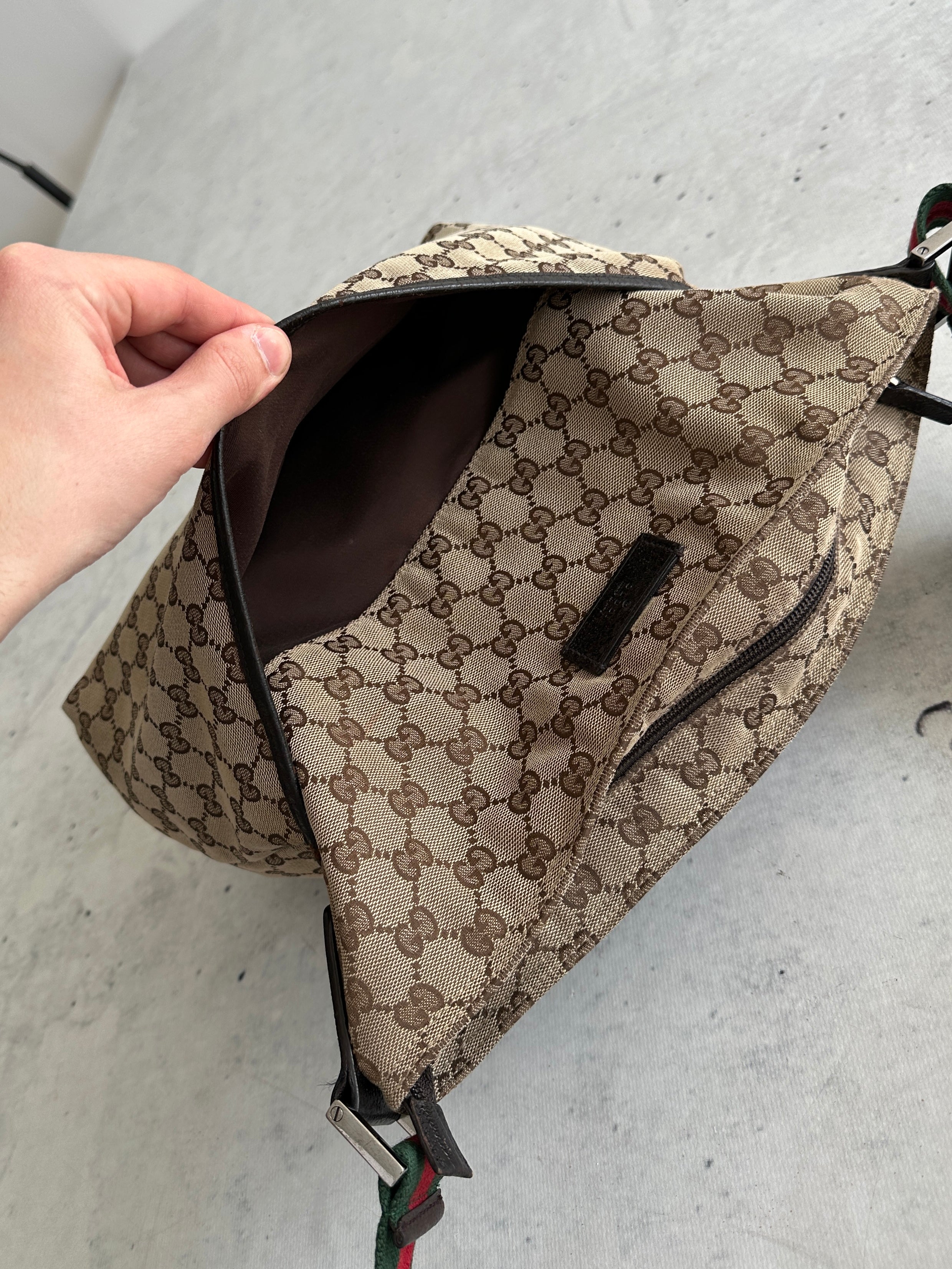 00's Gucci GG Monogram Crossbody / Messenger Bag (One Size)
