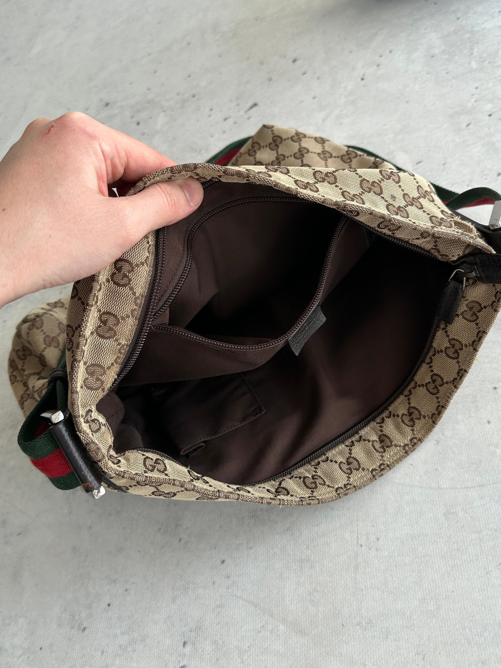 00's Gucci GG Monogram Crossbody / Messenger Bag (One Size)