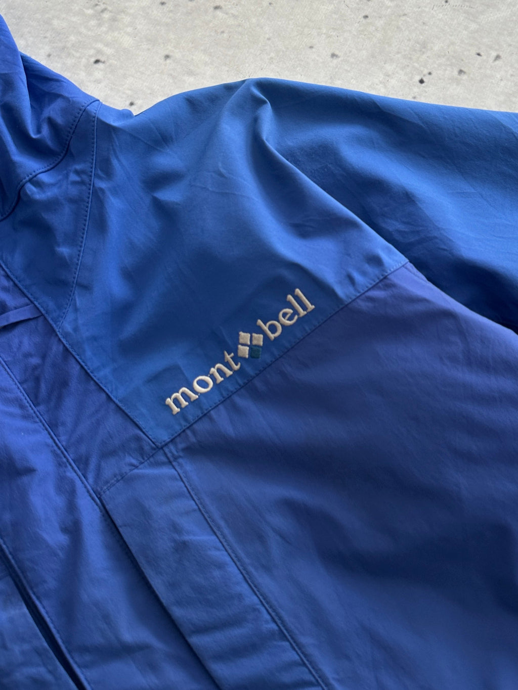 Mont Bell Gore-Tex XCR Zip Up Hooded Jacket (L)