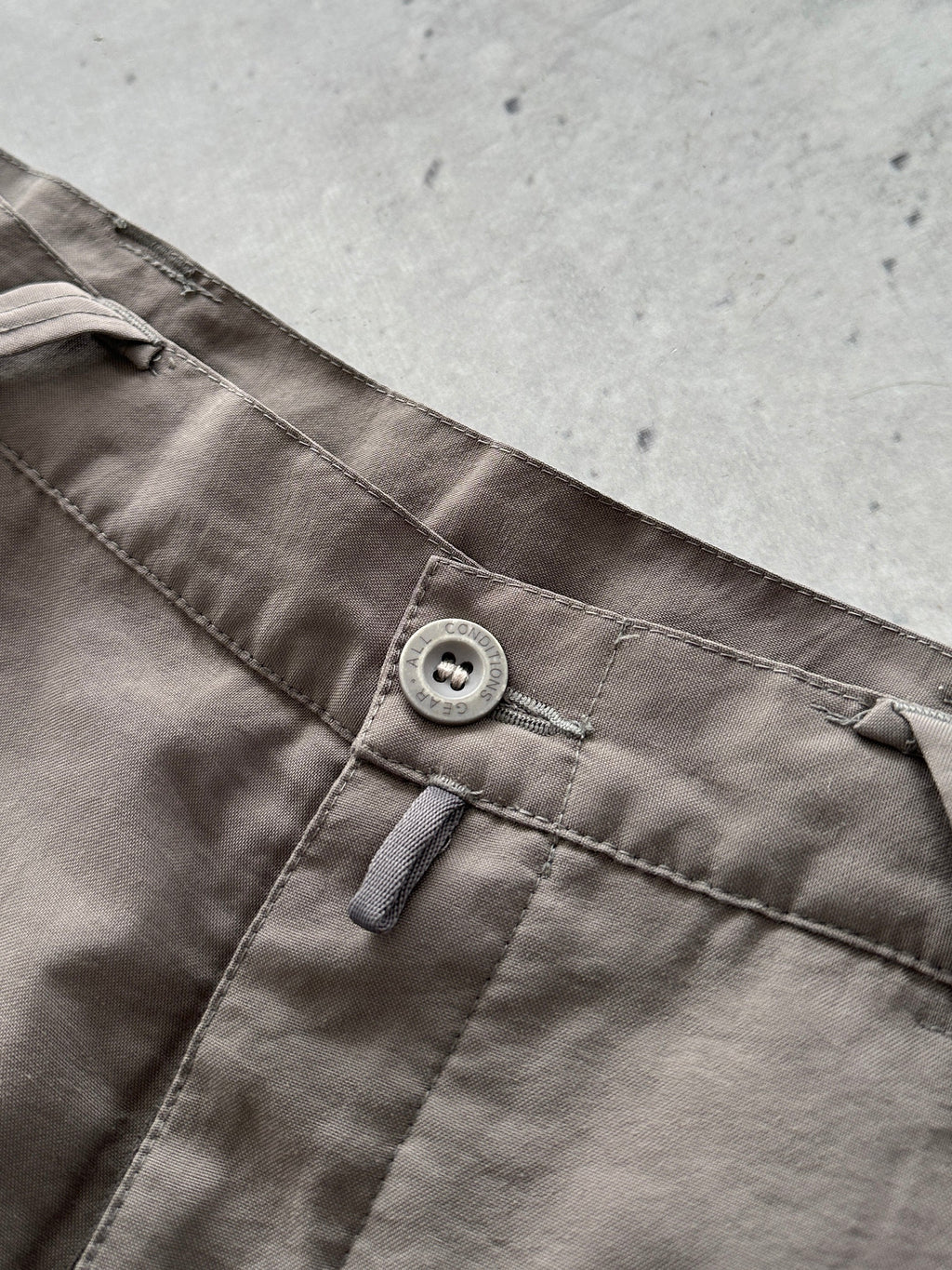 00's Nike ACG 2 in 1 Shorts / Pants (W34)