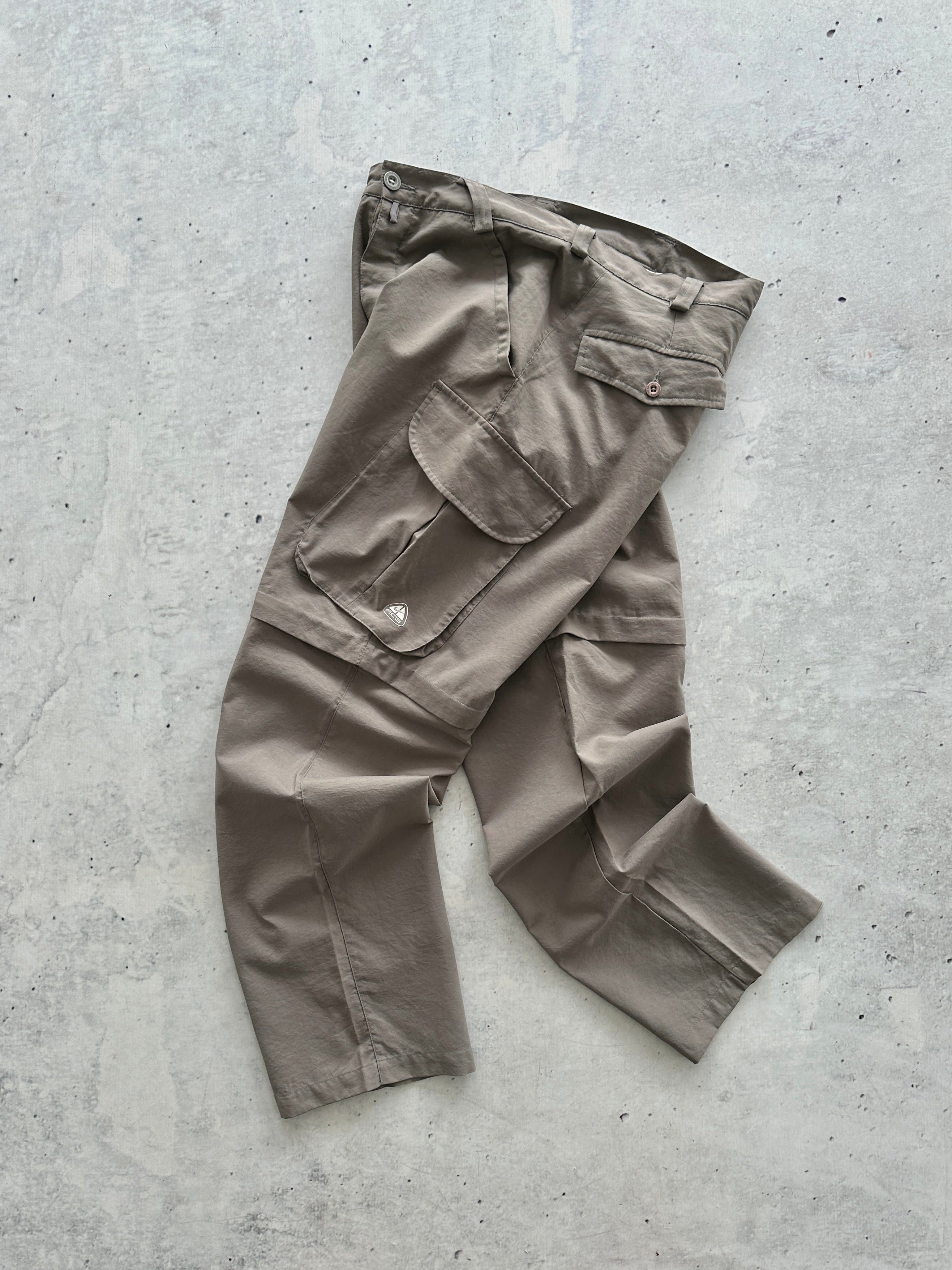00's Nike ACG 2 in 1 Shorts / Pants (W34)