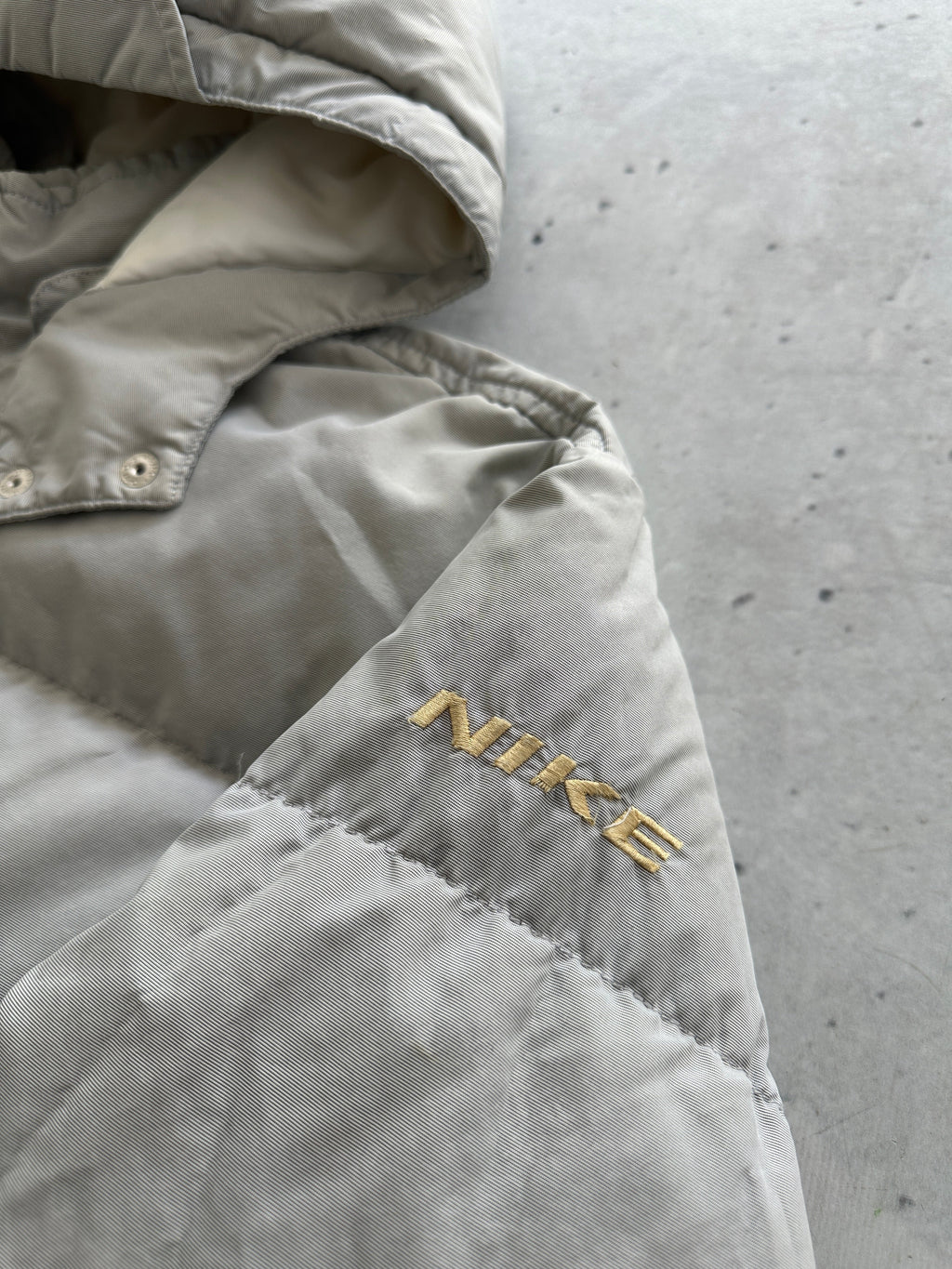 90's Nike Swoosh Zip Up Puffer Jacket (Women's M)