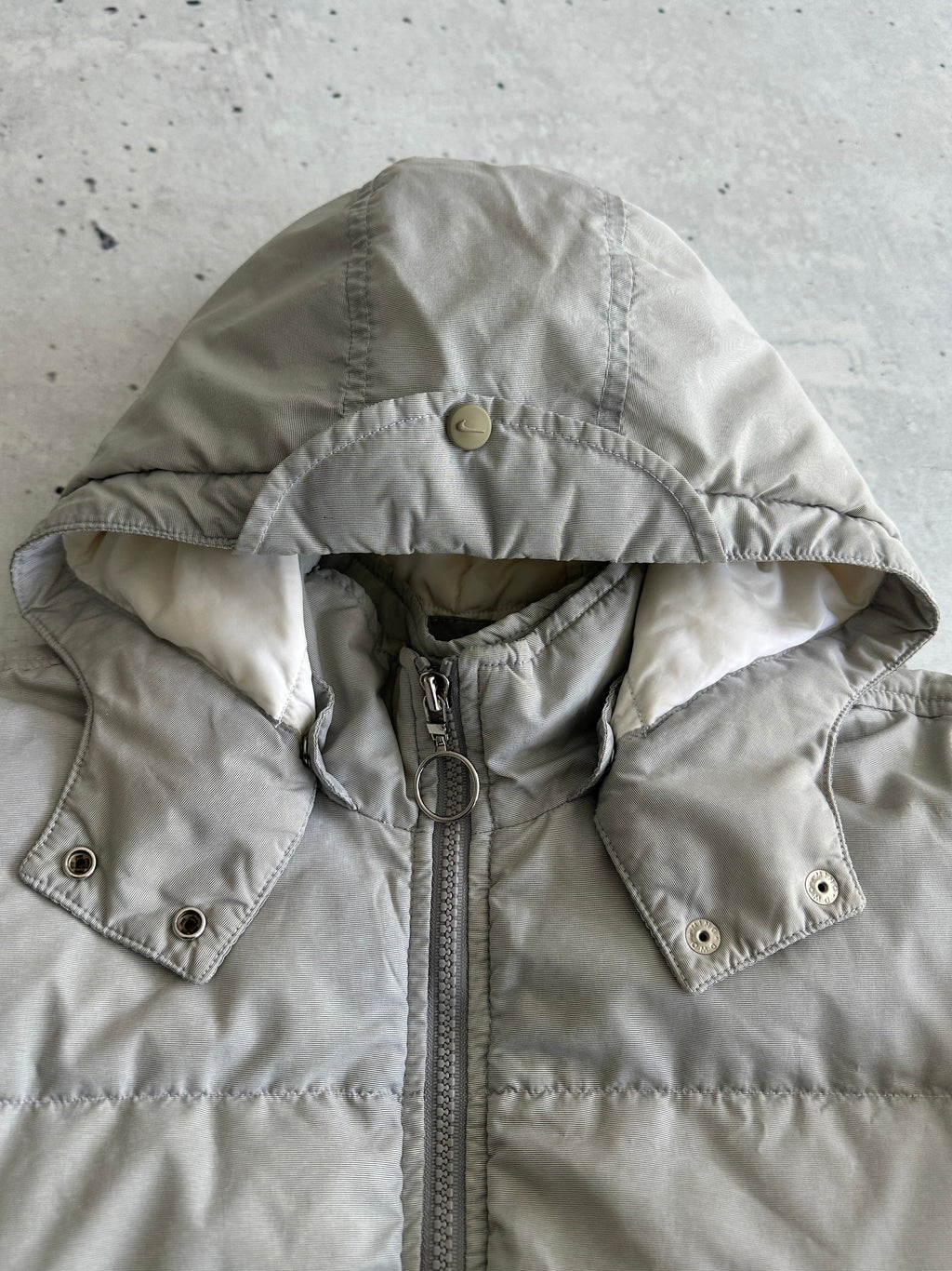 90's Nike Swoosh Zip Up Puffer Jacket (Women's M)